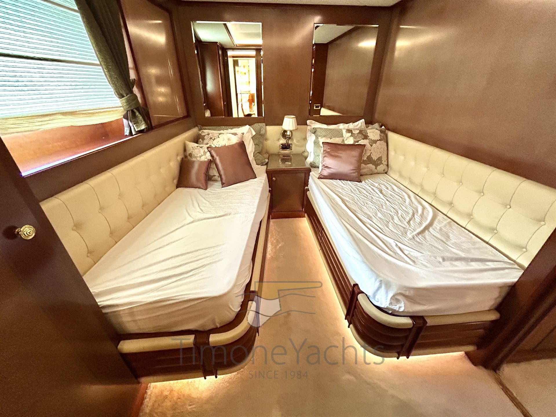 Benetti Delfino 93' usato - foto hero 18