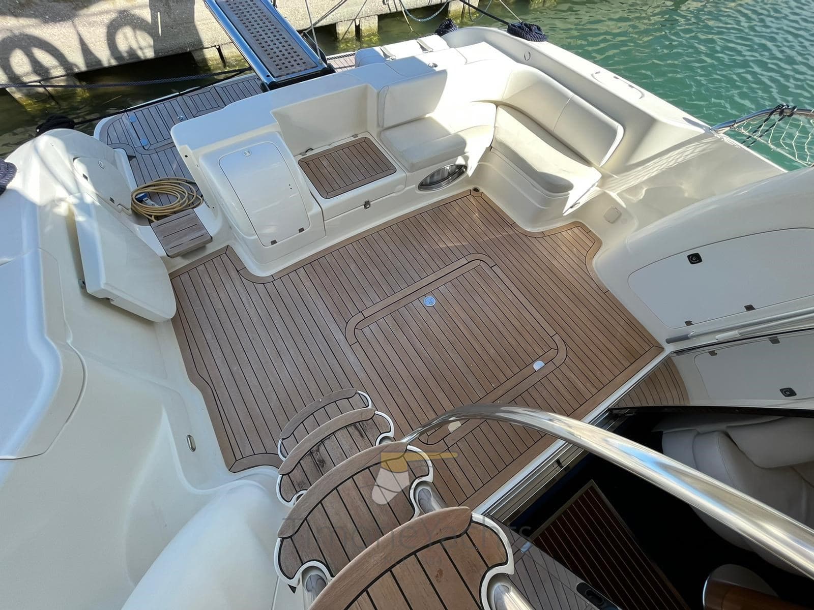 Cranchi Atlantique 48 - Deck View Cranchi Atlantique 48 - Deck View