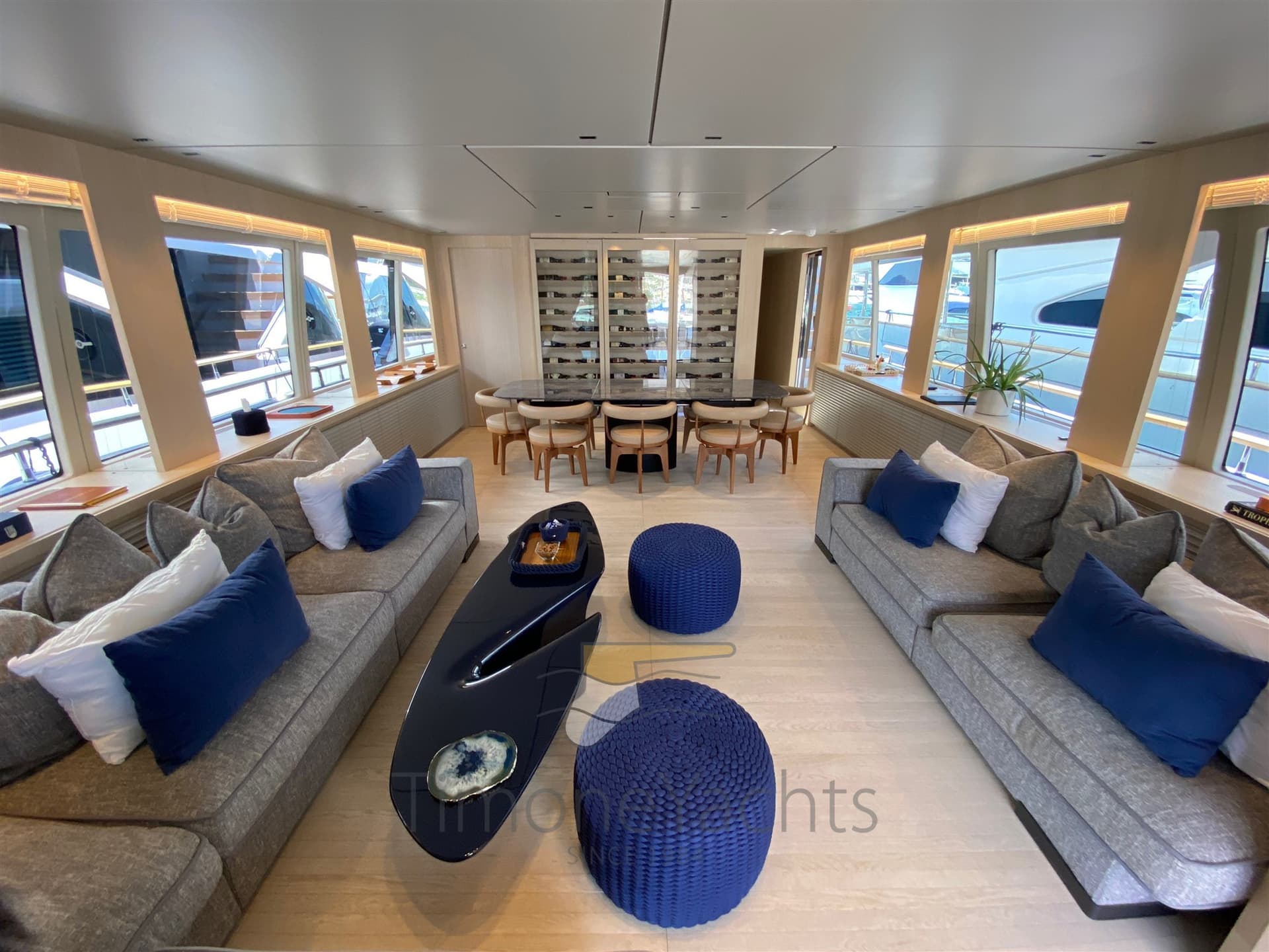 Permare Amer F 100 - Deck View Permare Amer F 100 - Deck View