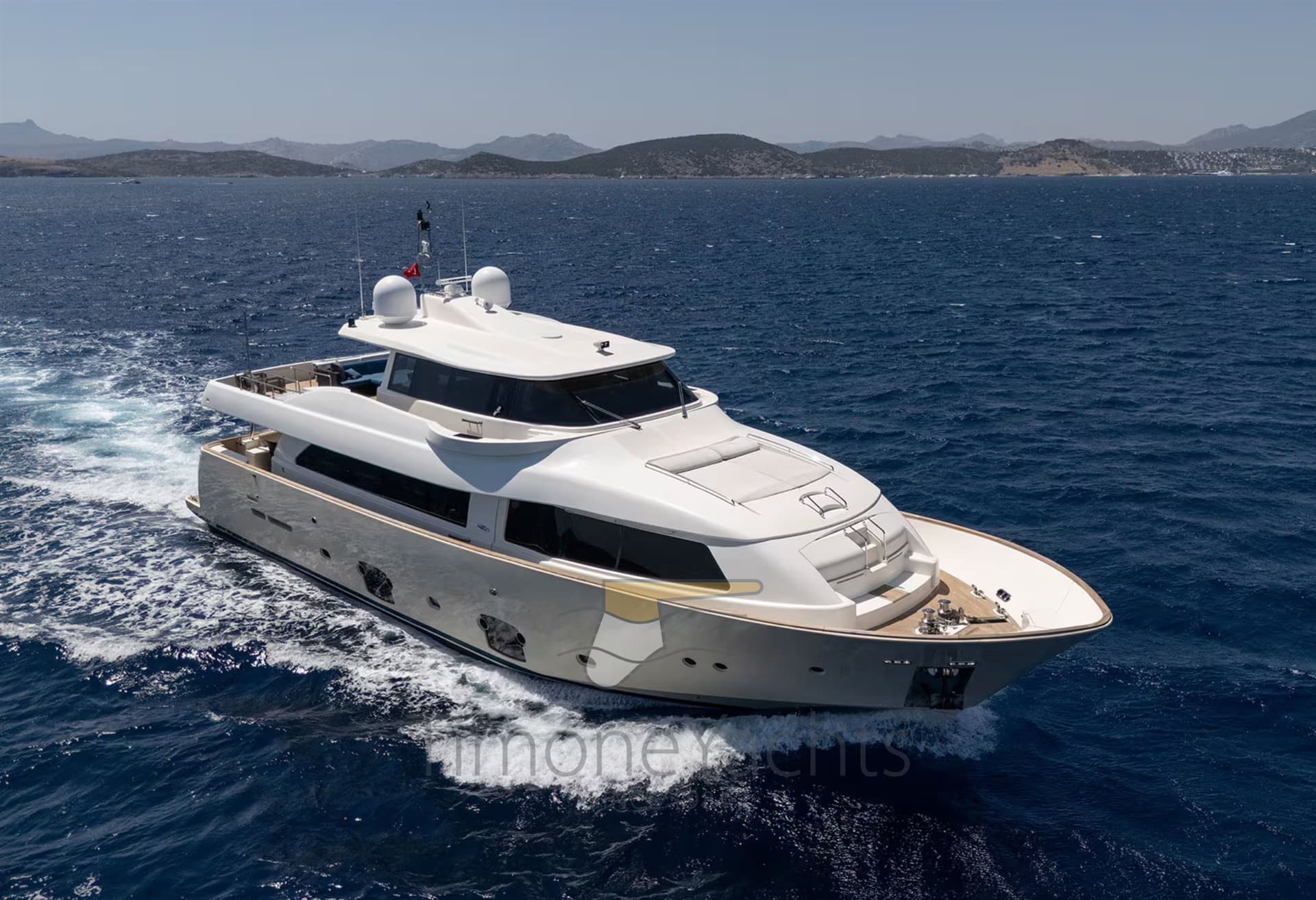 Custom Line Navetta 26 - Detail View 1 Custom Line Navetta 26 - Detail View 1