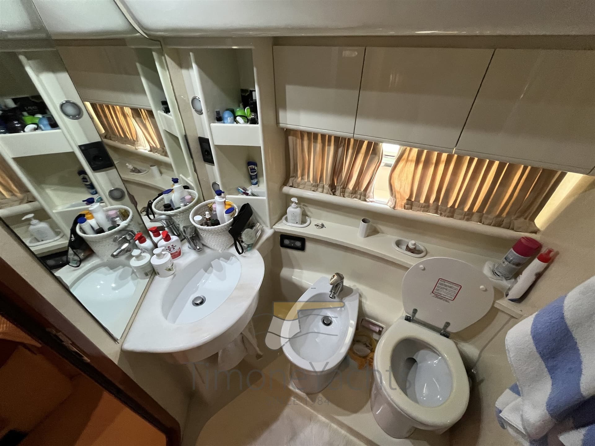 Ferretti Yachts FERRETTI 530 used - hero image 19