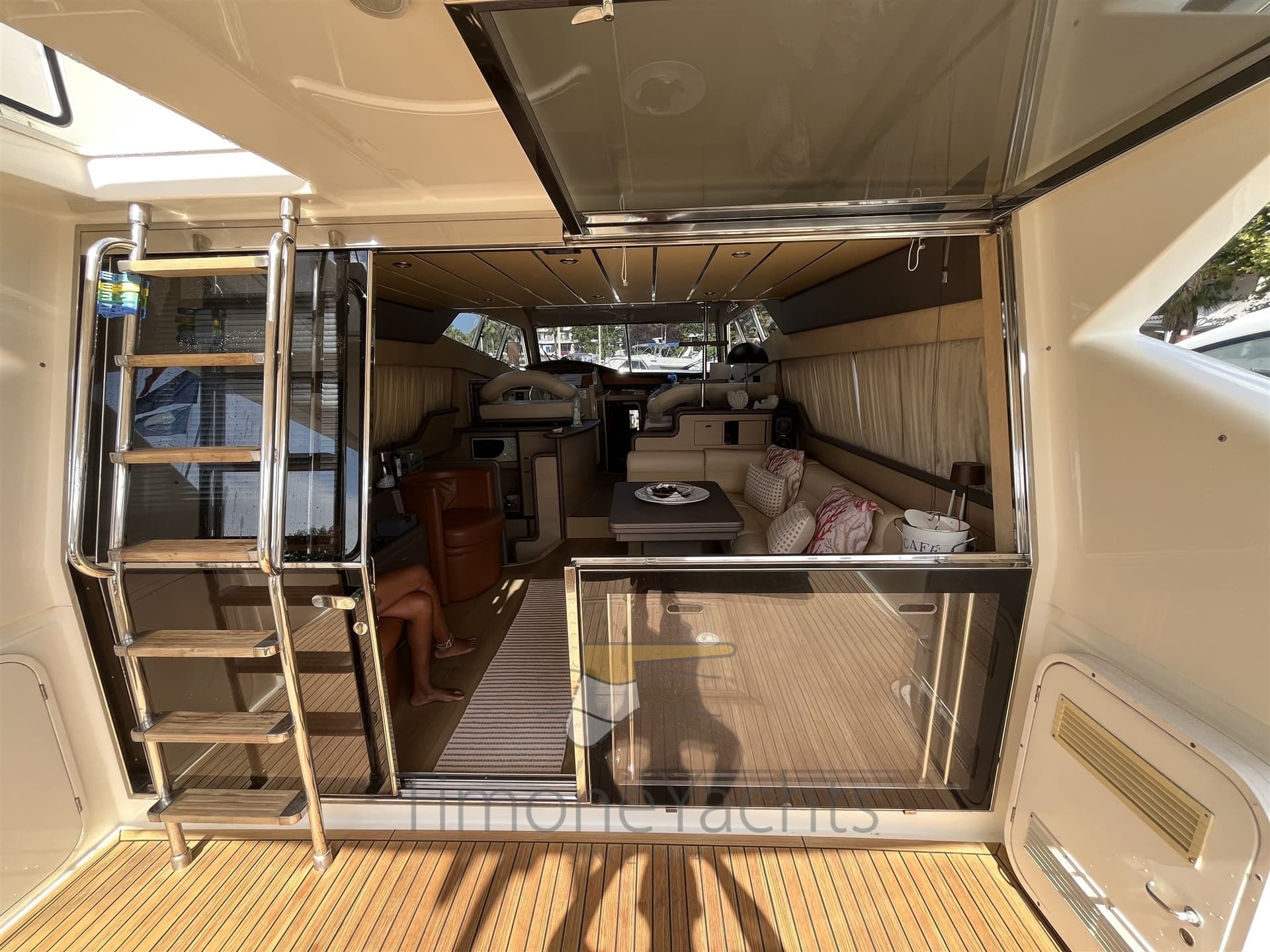 Ferretti Yachts FERRETTI 530 used - hero image 8