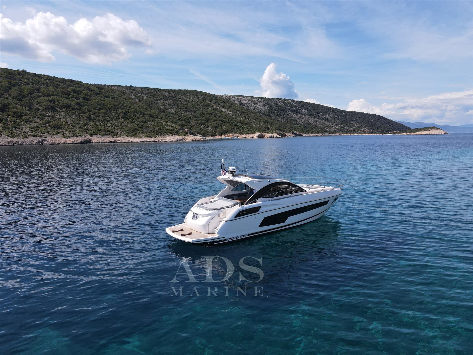 Sunseeker San Remo 485 - Deck View Sunseeker San Remo 485 - Deck View