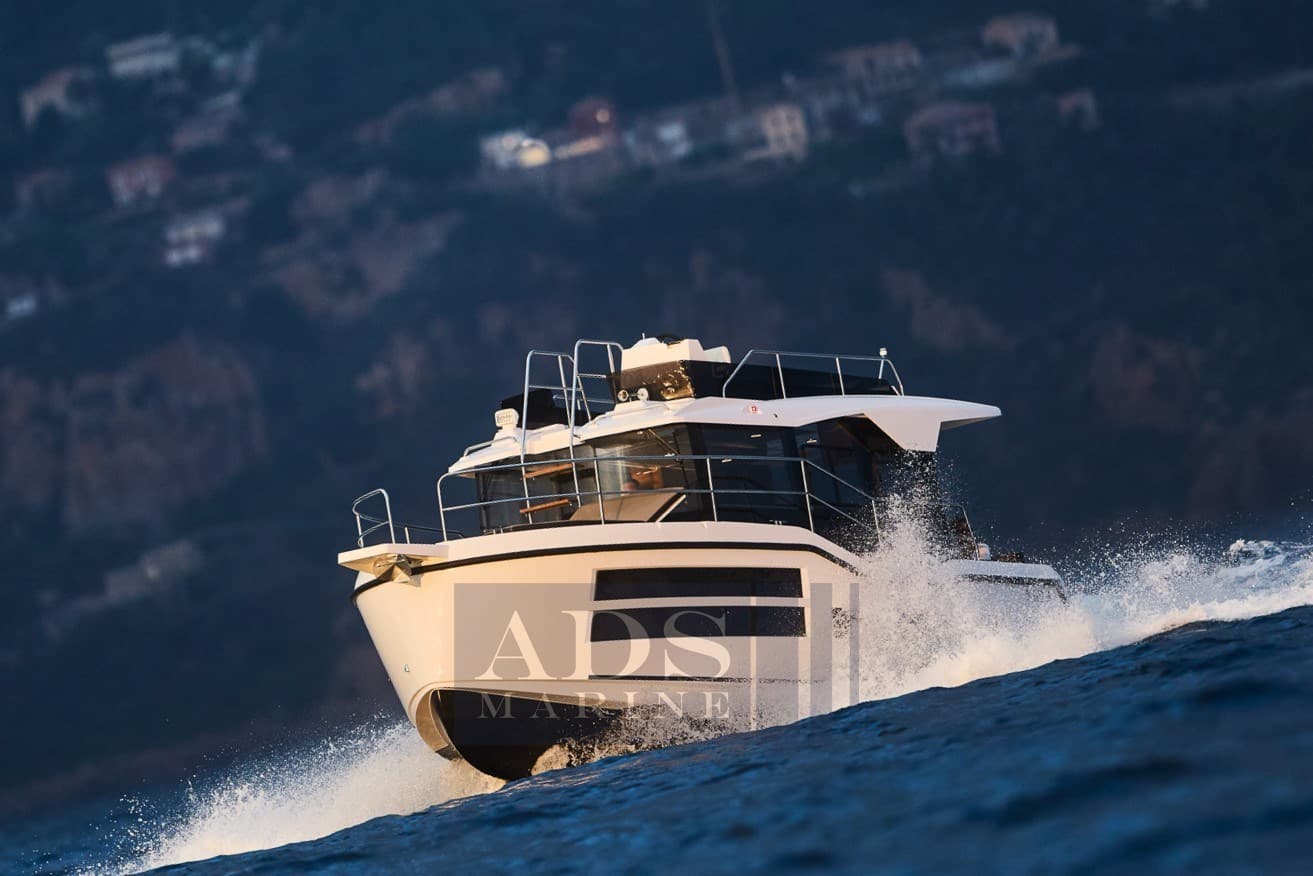 Northman Trawler 1050 - Interior View Northman Trawler 1050 - Interior View