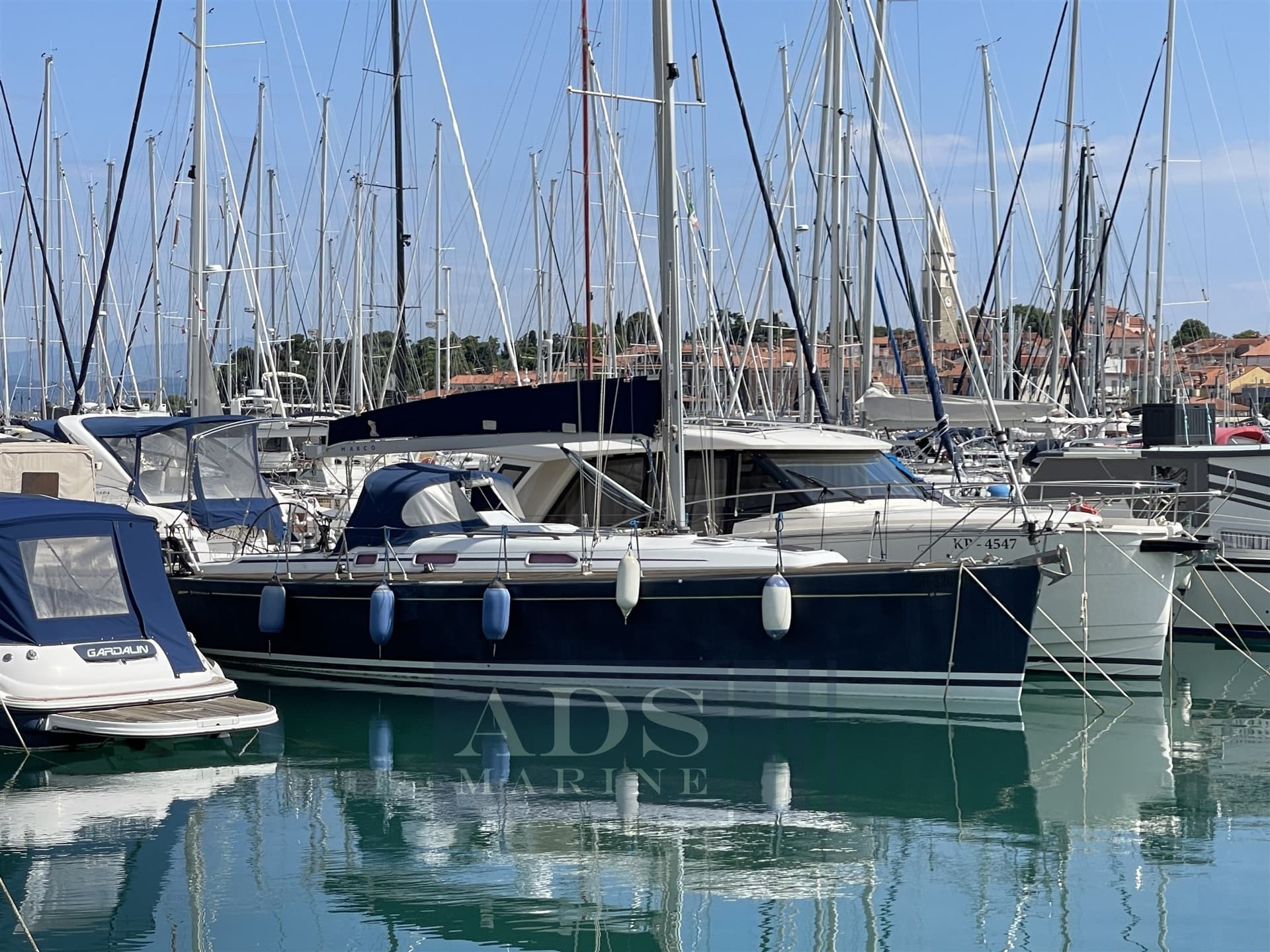 Cantiere del Pardo Grand Soleil 40 - Interior View Cantiere del Pardo Grand Soleil 40 - Interior View