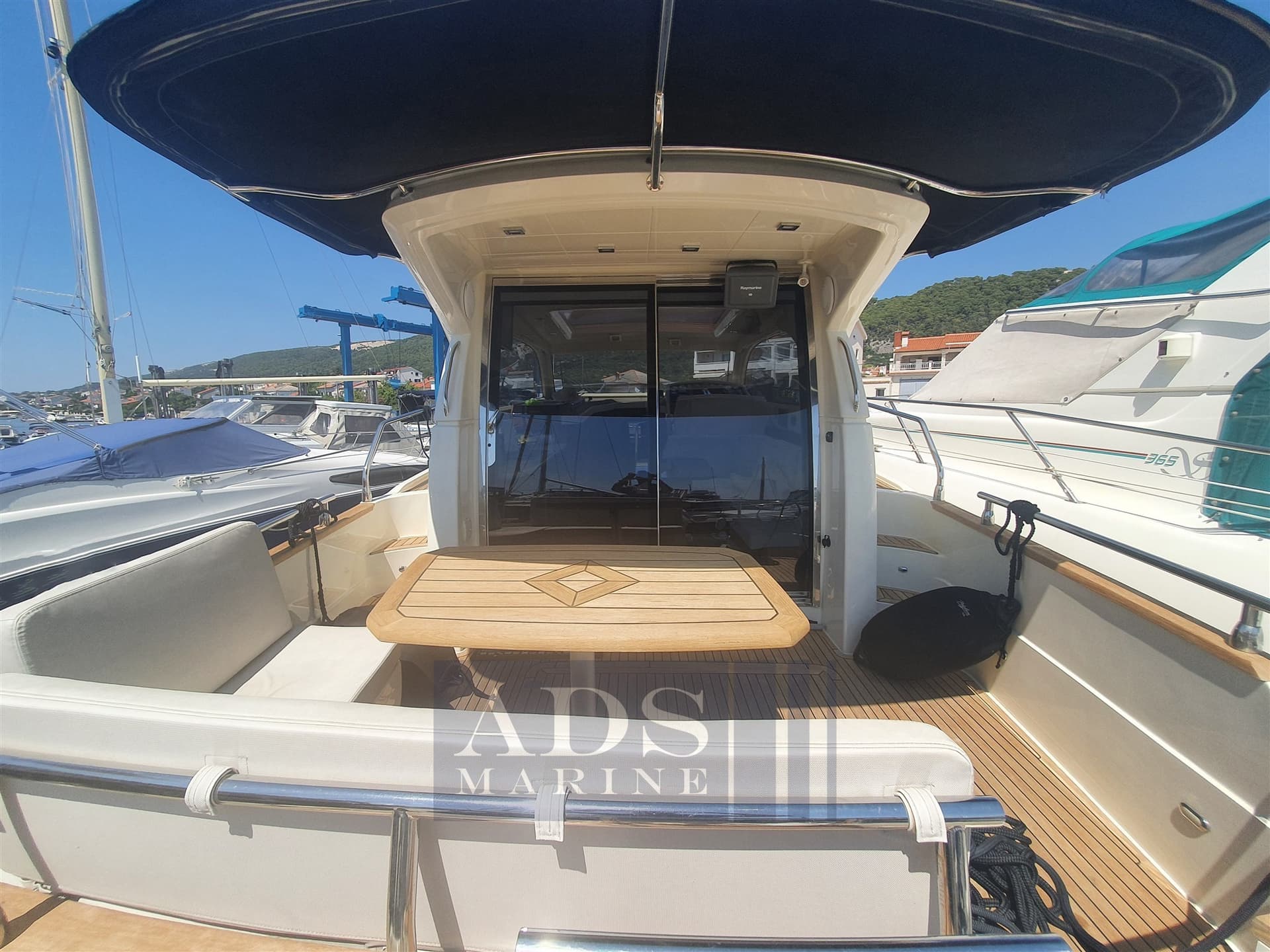 Piculjan Eleven - Deck View Piculjan Eleven - Deck View