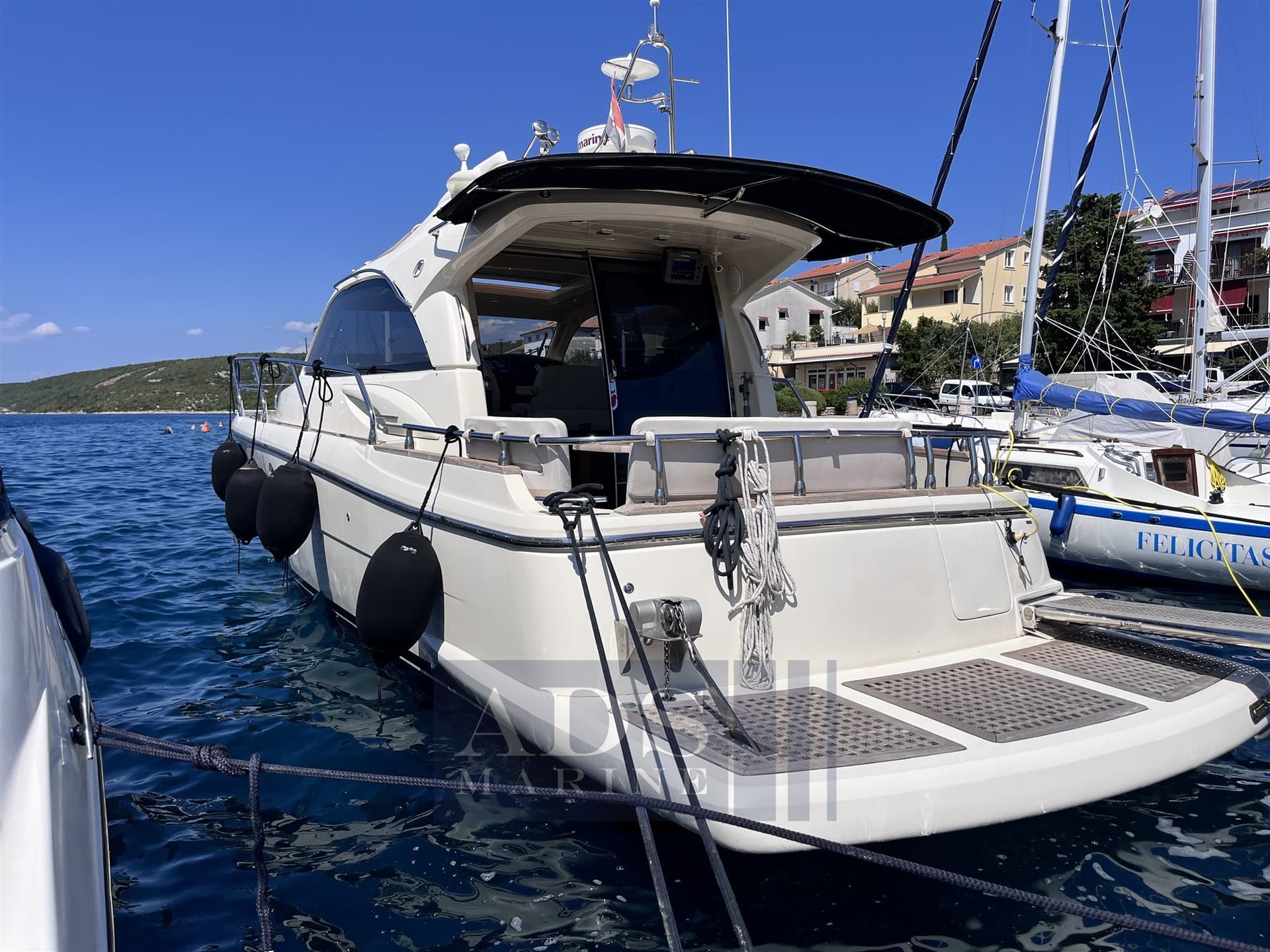 Piculjan Eleven - Detail View 1 Piculjan Eleven - Detail View 1