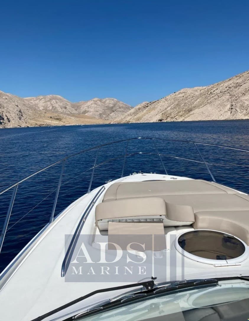 Princess Yachts V 45 - Deck View Princess Yachts V 45 - Deck View