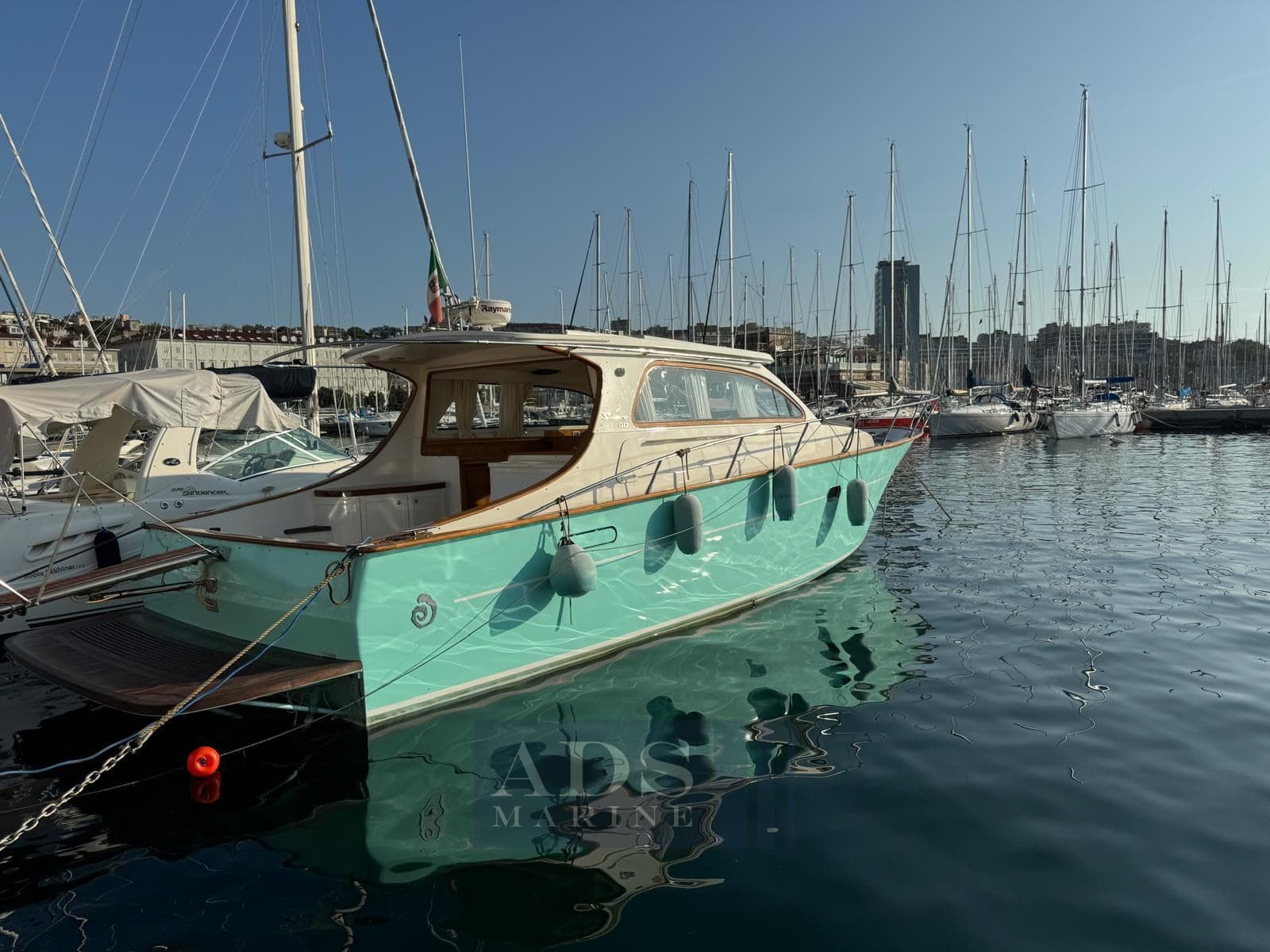 Solare 40 Lobster - Main View Solare 40 Lobster - Main View