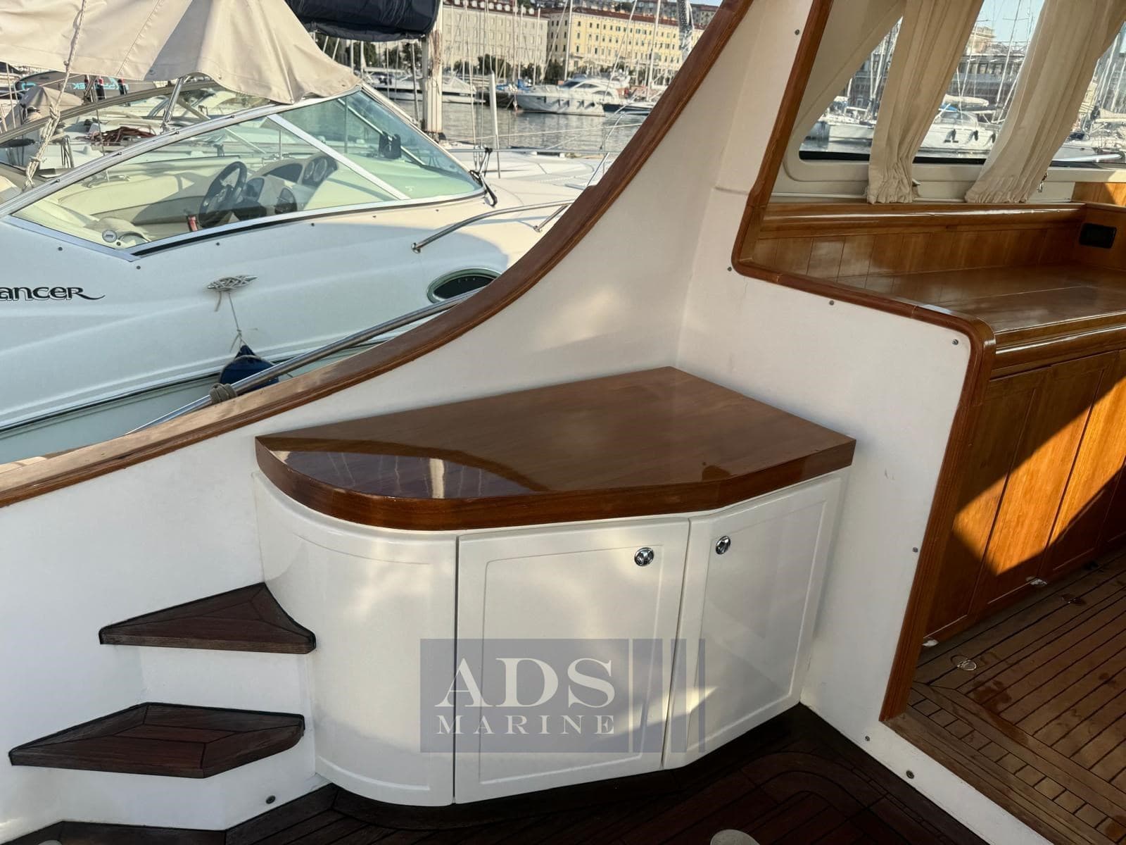 Solare 40 Lobster - Deck View Solare 40 Lobster - Deck View