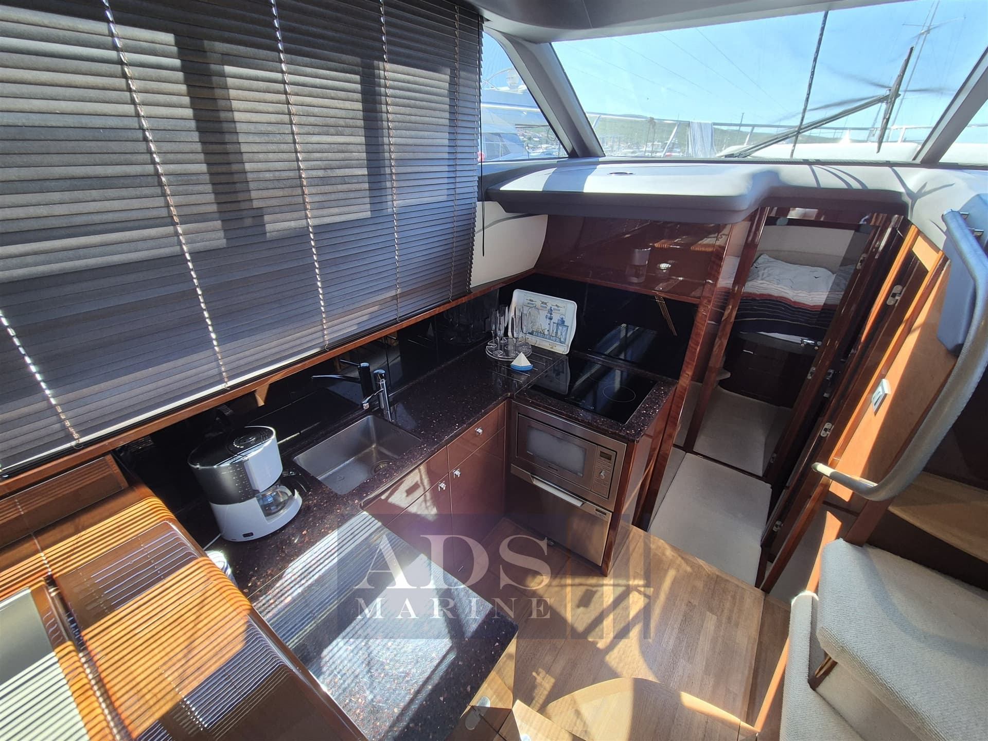 Princess Yachts 43 Fly gebraucht - Hauptbild 17