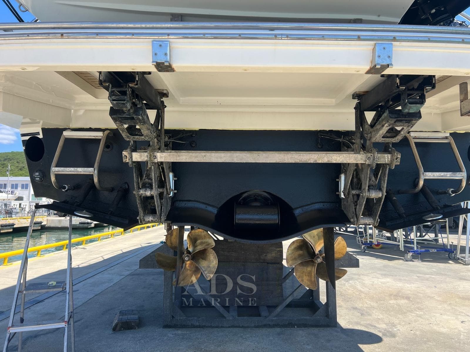 Princess Yachts 43 Fly gebraucht - Hauptbild 32