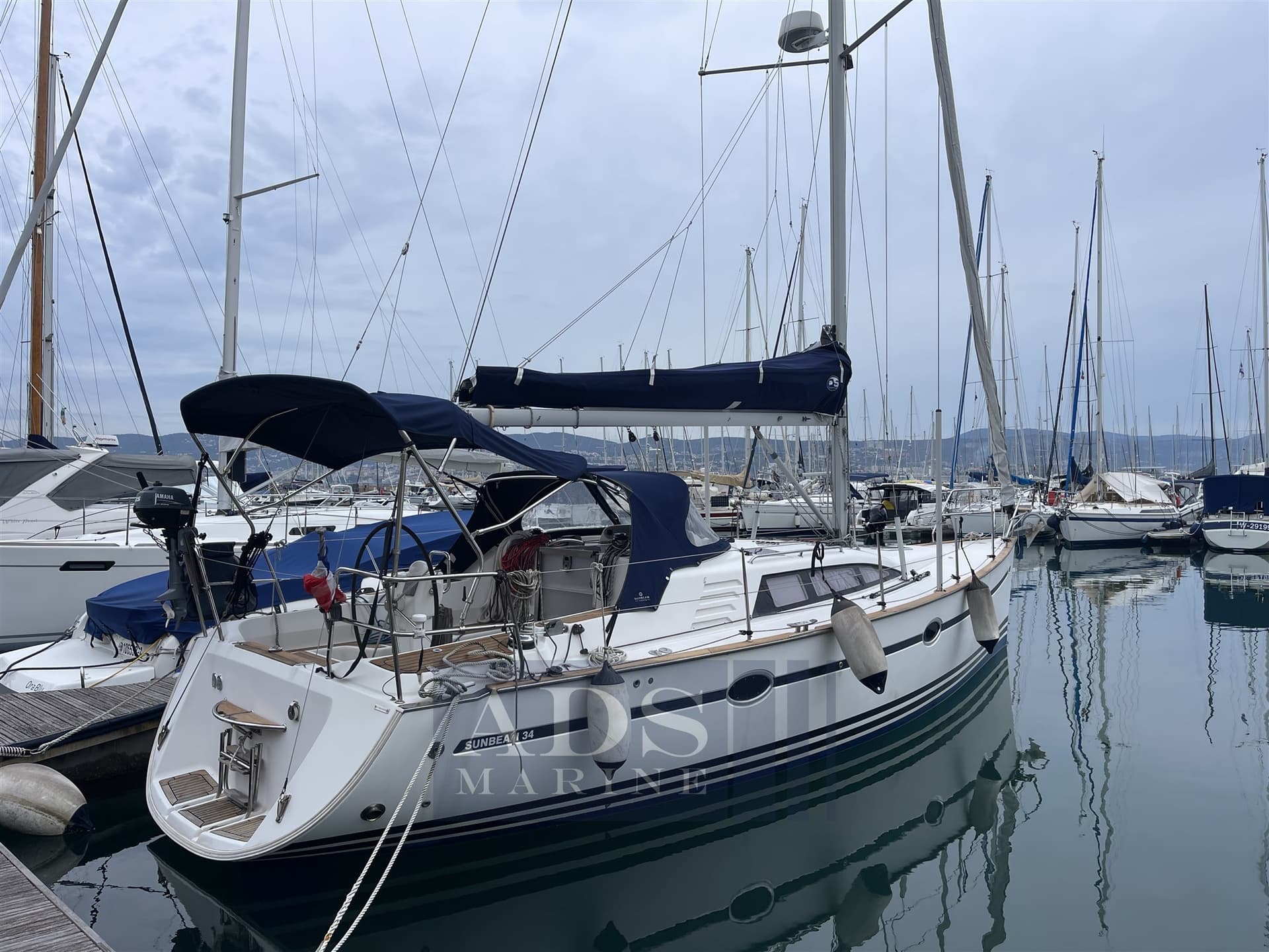 Sunbeam 34 - Detail View 1 Sunbeam 34 - Detail View 1