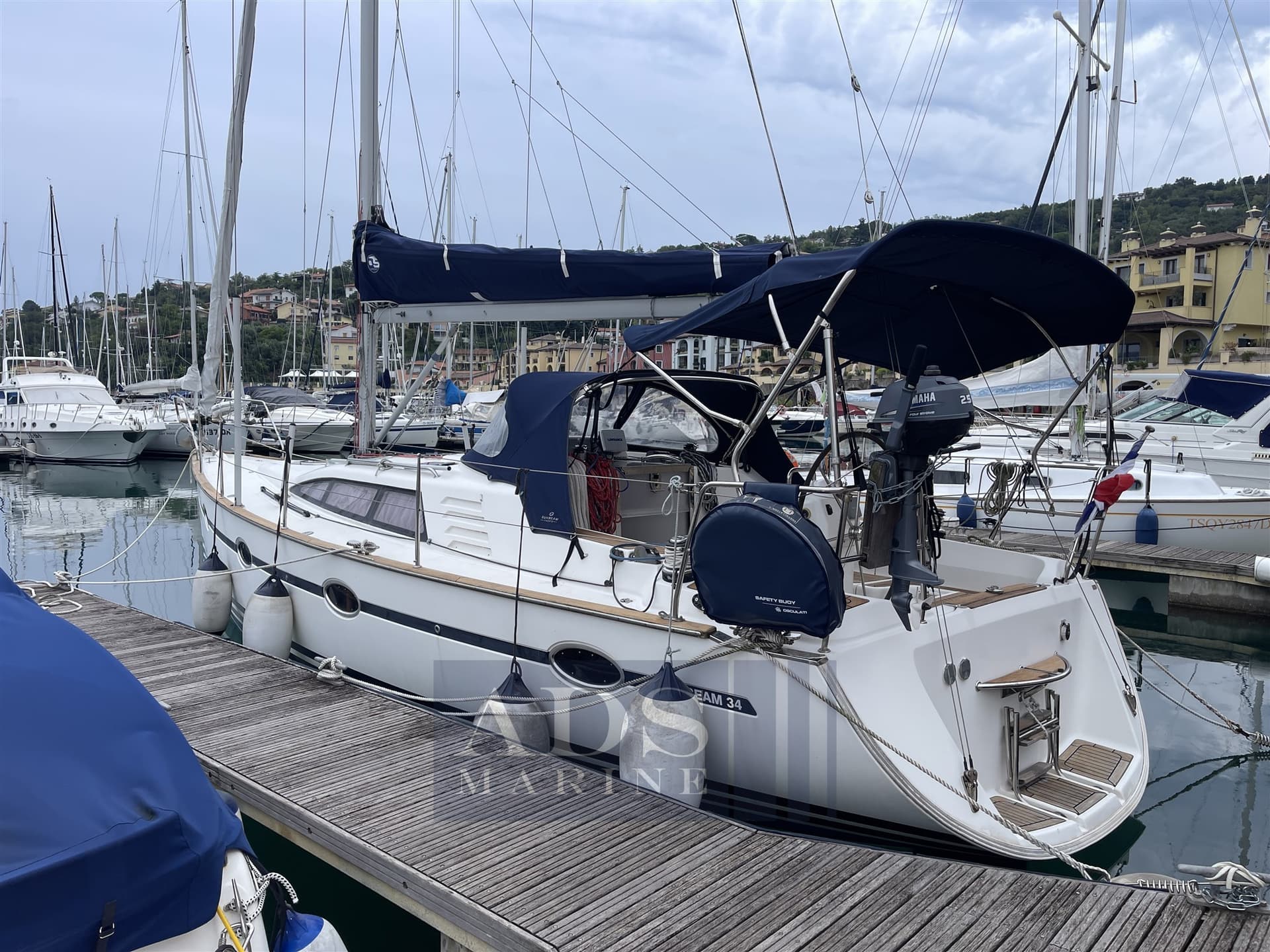 Sunbeam 34 - Interior View Sunbeam 34 - Interior View