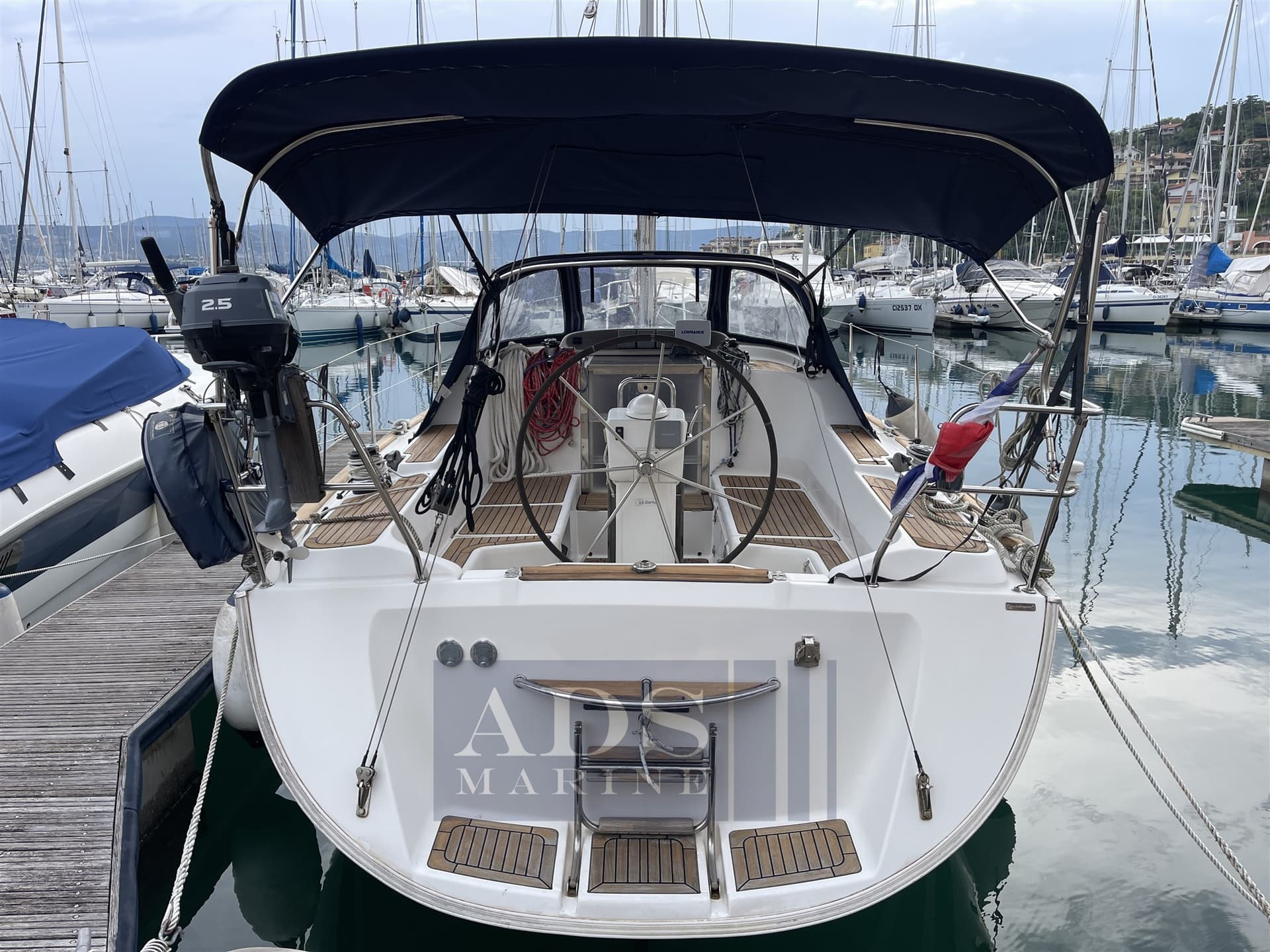 Sunbeam 34 - Deck View Sunbeam 34 - Deck View