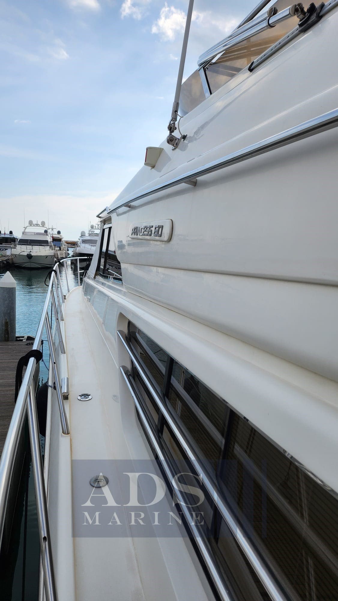 Princess Yachts 60 Fly - Interior View Princess Yachts 60 Fly - Interior View