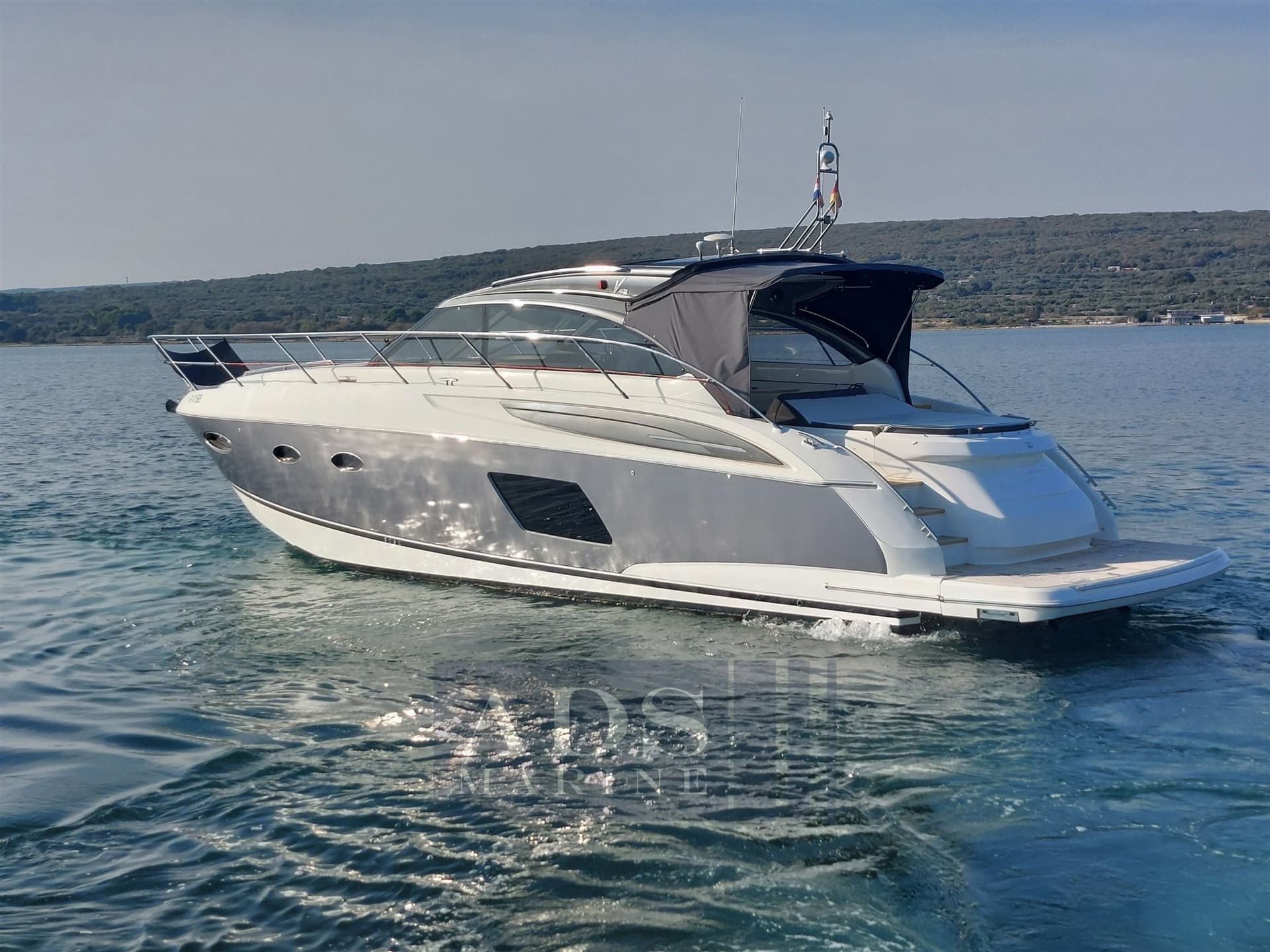 Princess Yachts V 48 - Deck View Princess Yachts V 48 - Deck View