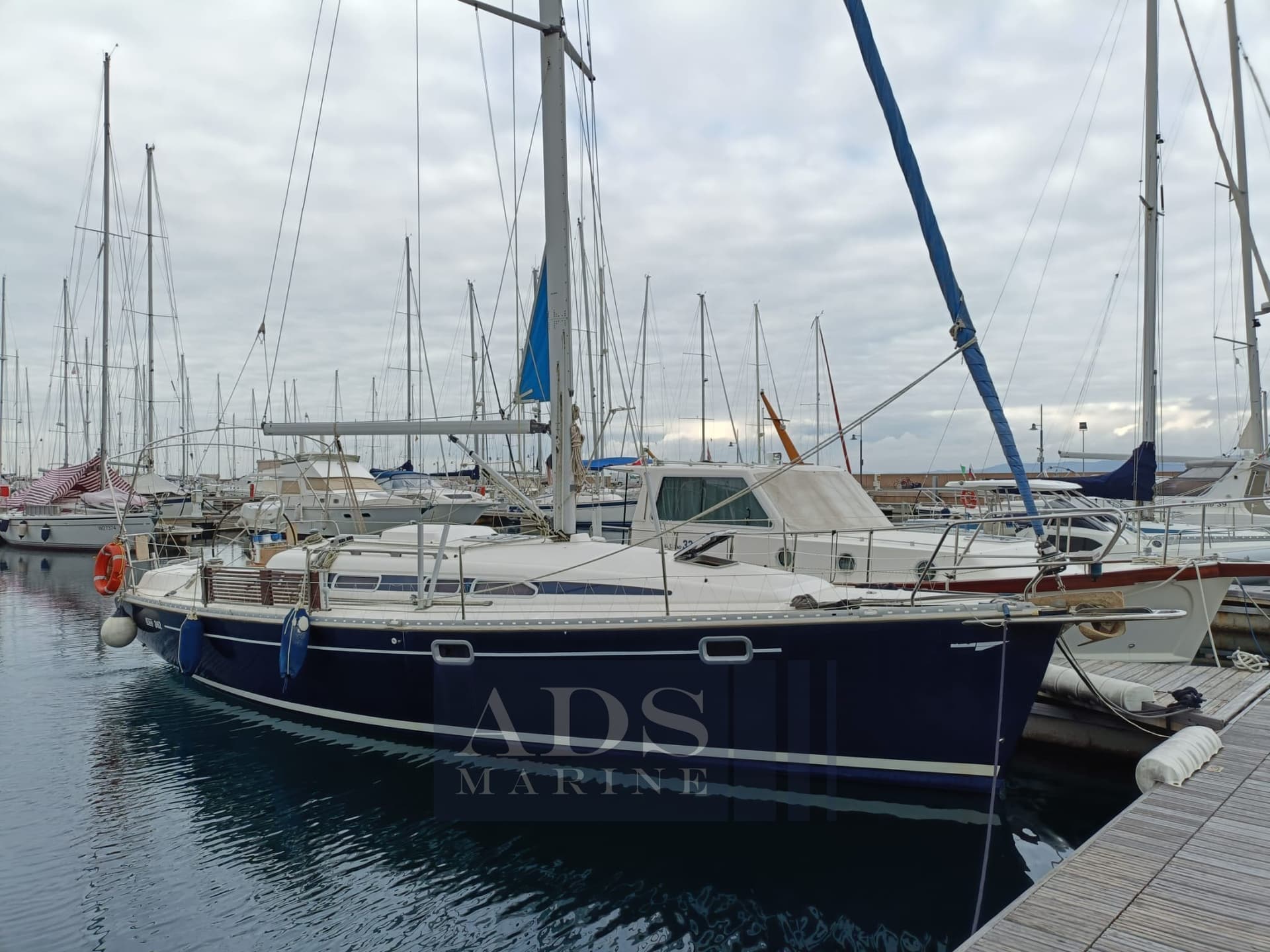 Elan 362 - Main View Elan 362 - Main View