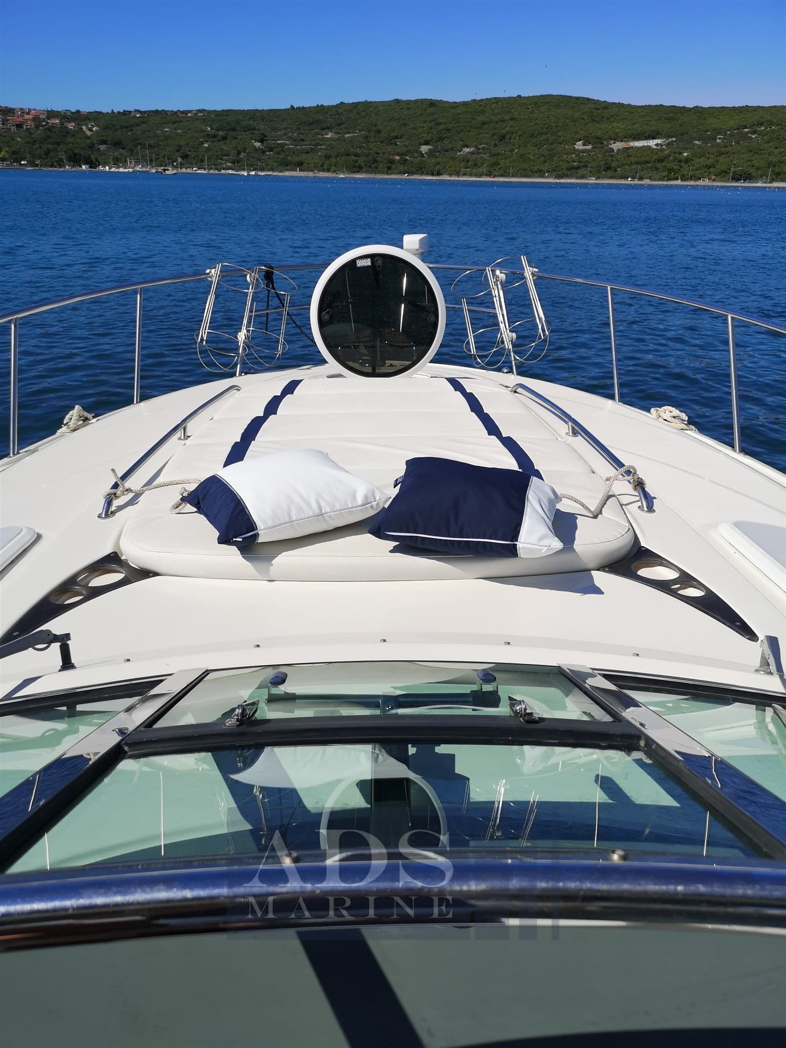 Monterey Boats 375 - Interior View Monterey Boats 375 - Interior View