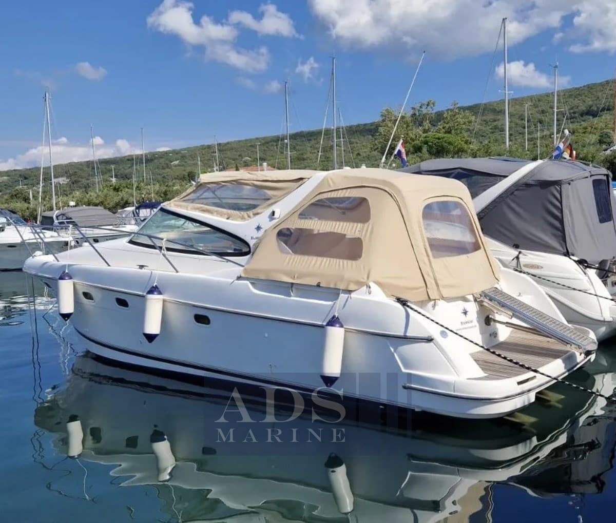 Jeanneau Prestige 34 - Detail View 1 Jeanneau Prestige 34 - Detail View 1