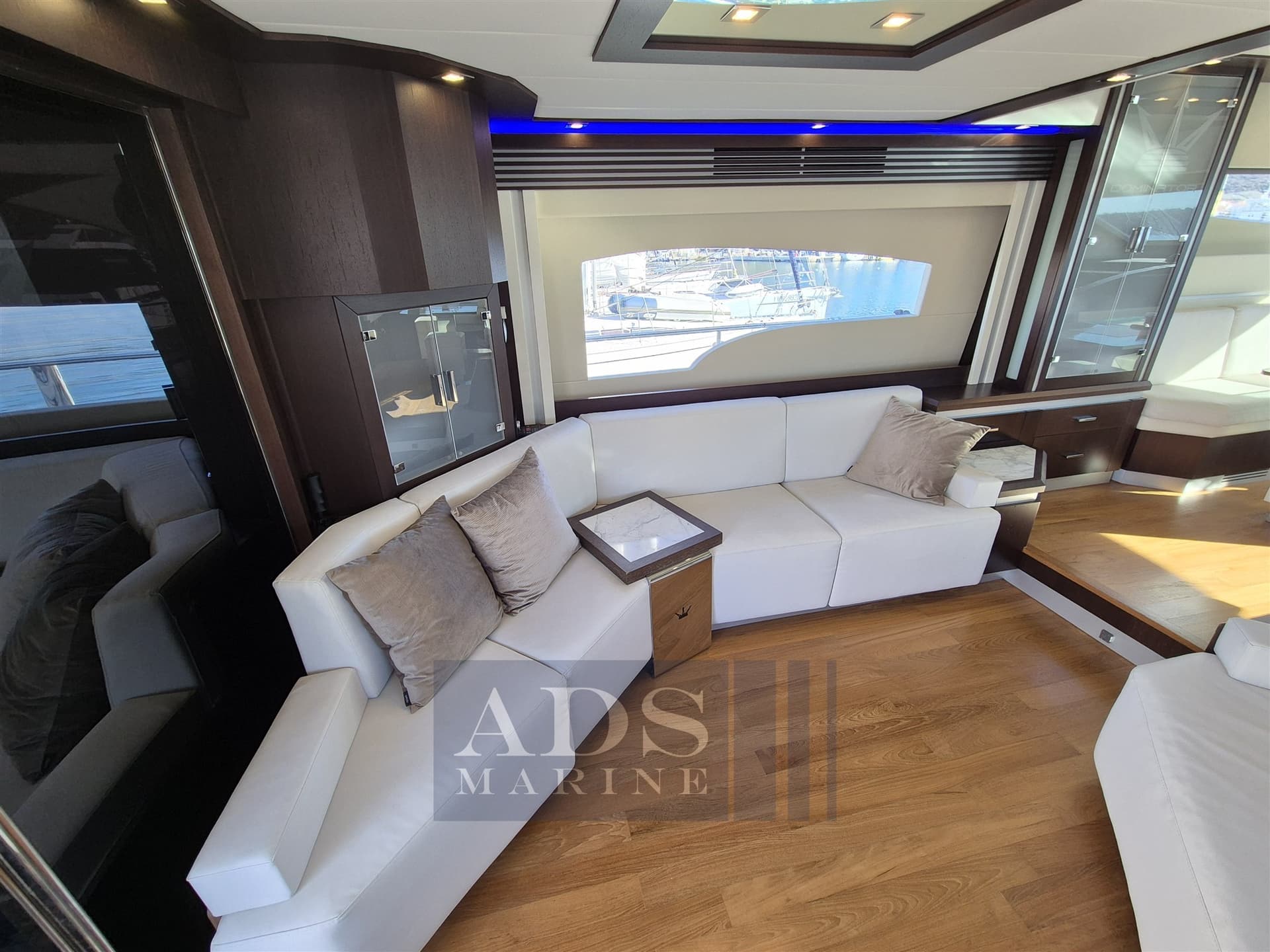 Dominator Yachts 62 usato - foto hero 17