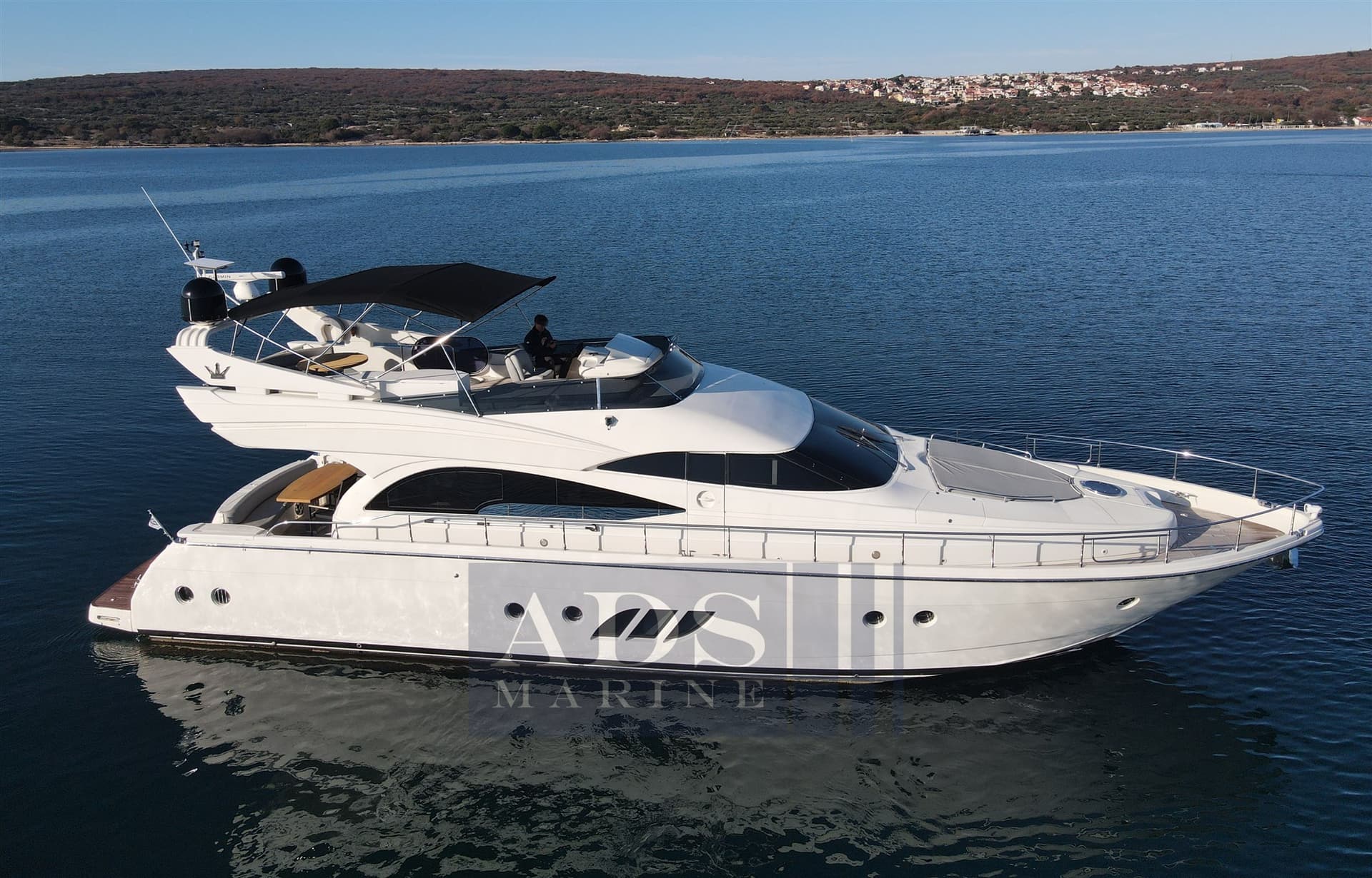 Dominator Yachts 62 - Detail View 1 Dominator Yachts 62 - Detail View 1