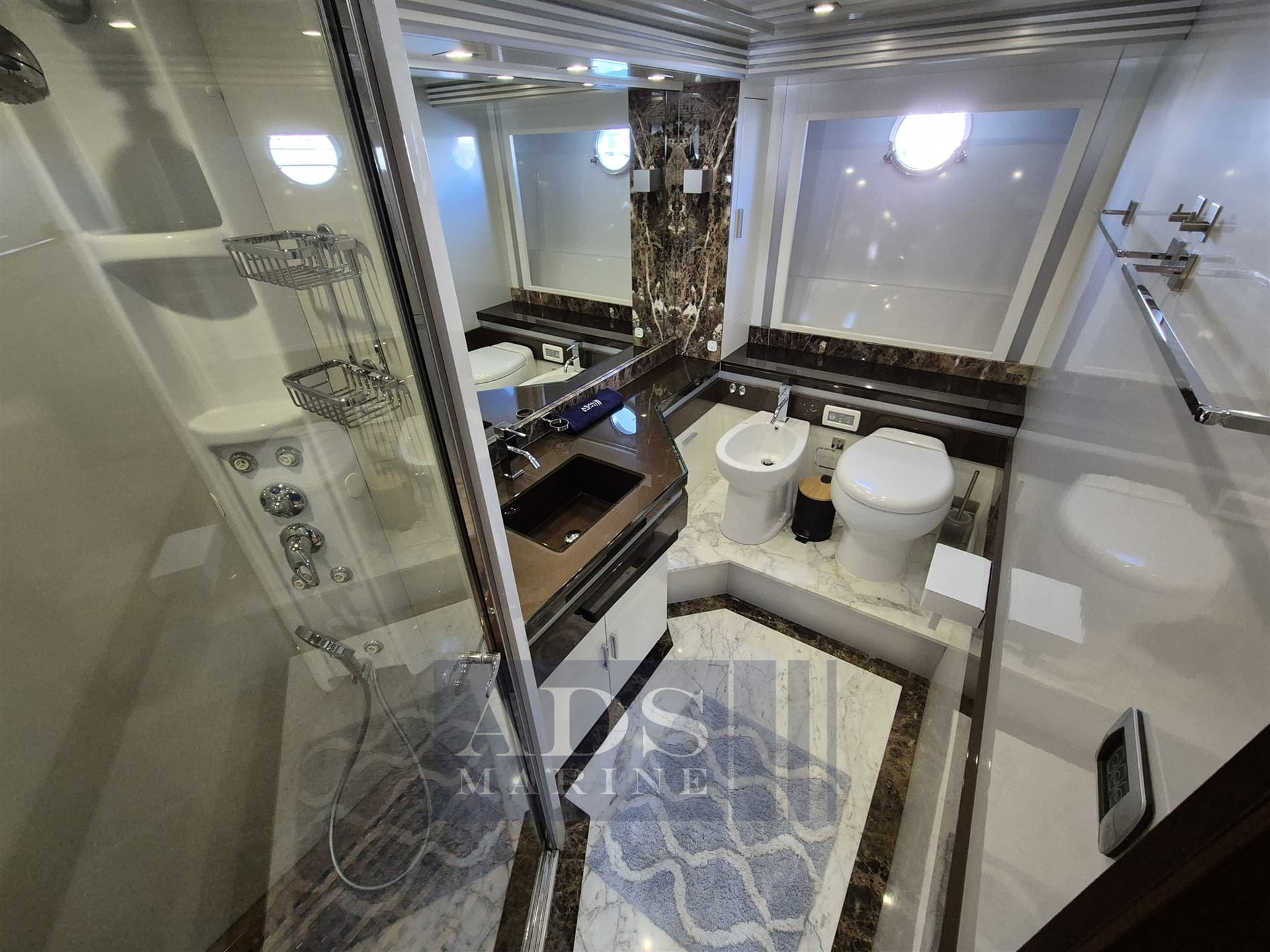 Dominator Yachts 62 usato - foto hero 30