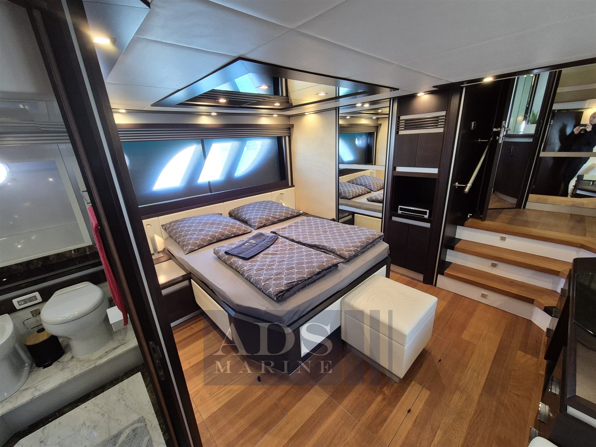 Dominator Yachts 62 usato - foto hero 28