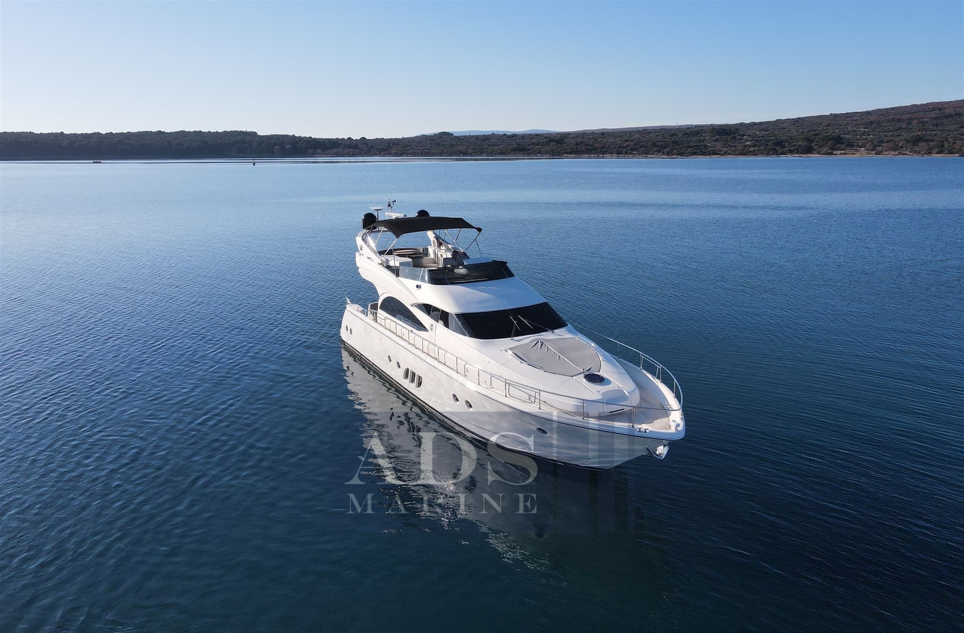 Dominator Yachts 62 - Deck View Dominator Yachts 62 - Deck View