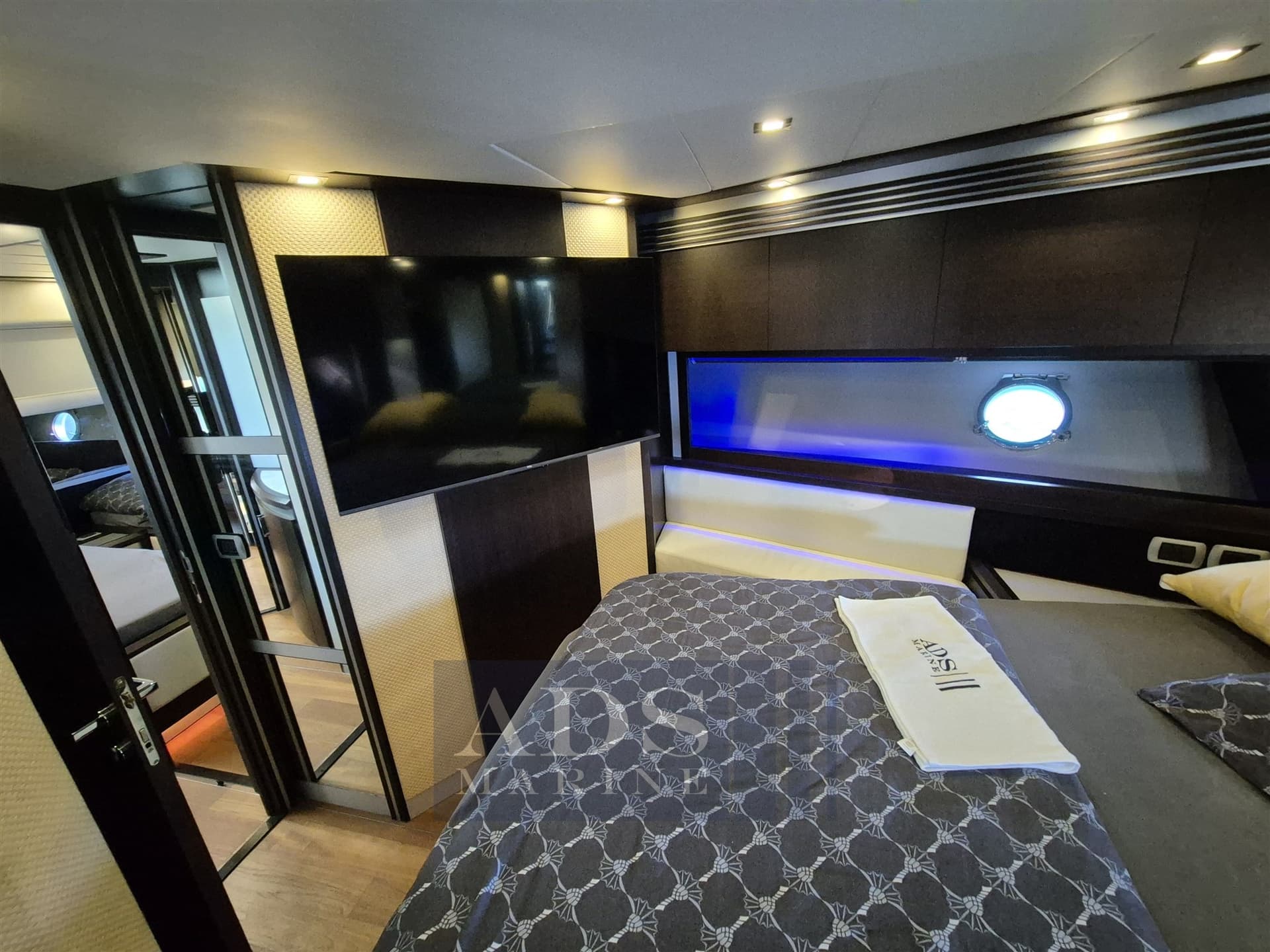 Dominator Yachts 62 usato - foto hero 40
