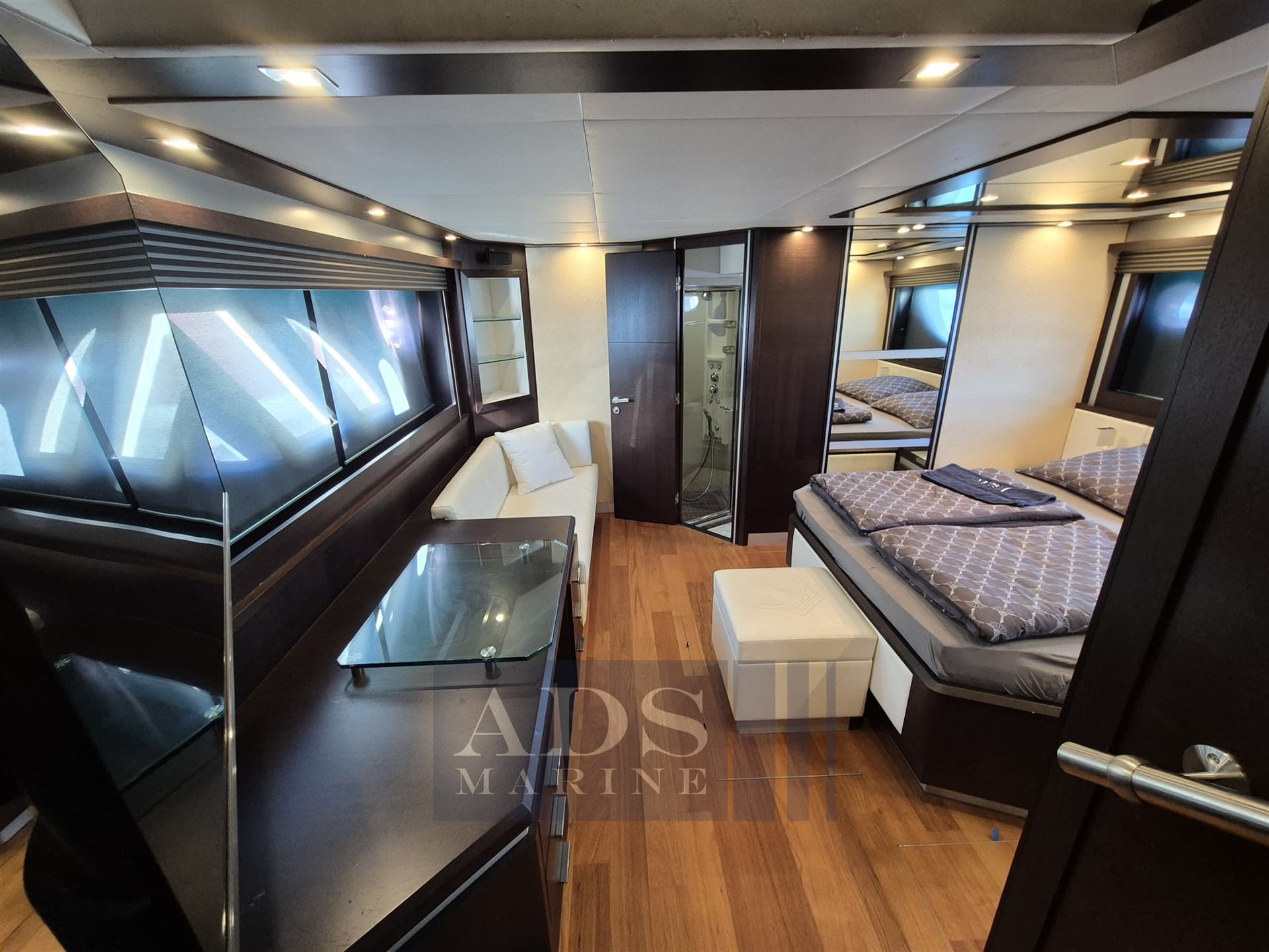 Dominator Yachts 62 usato - foto hero 25