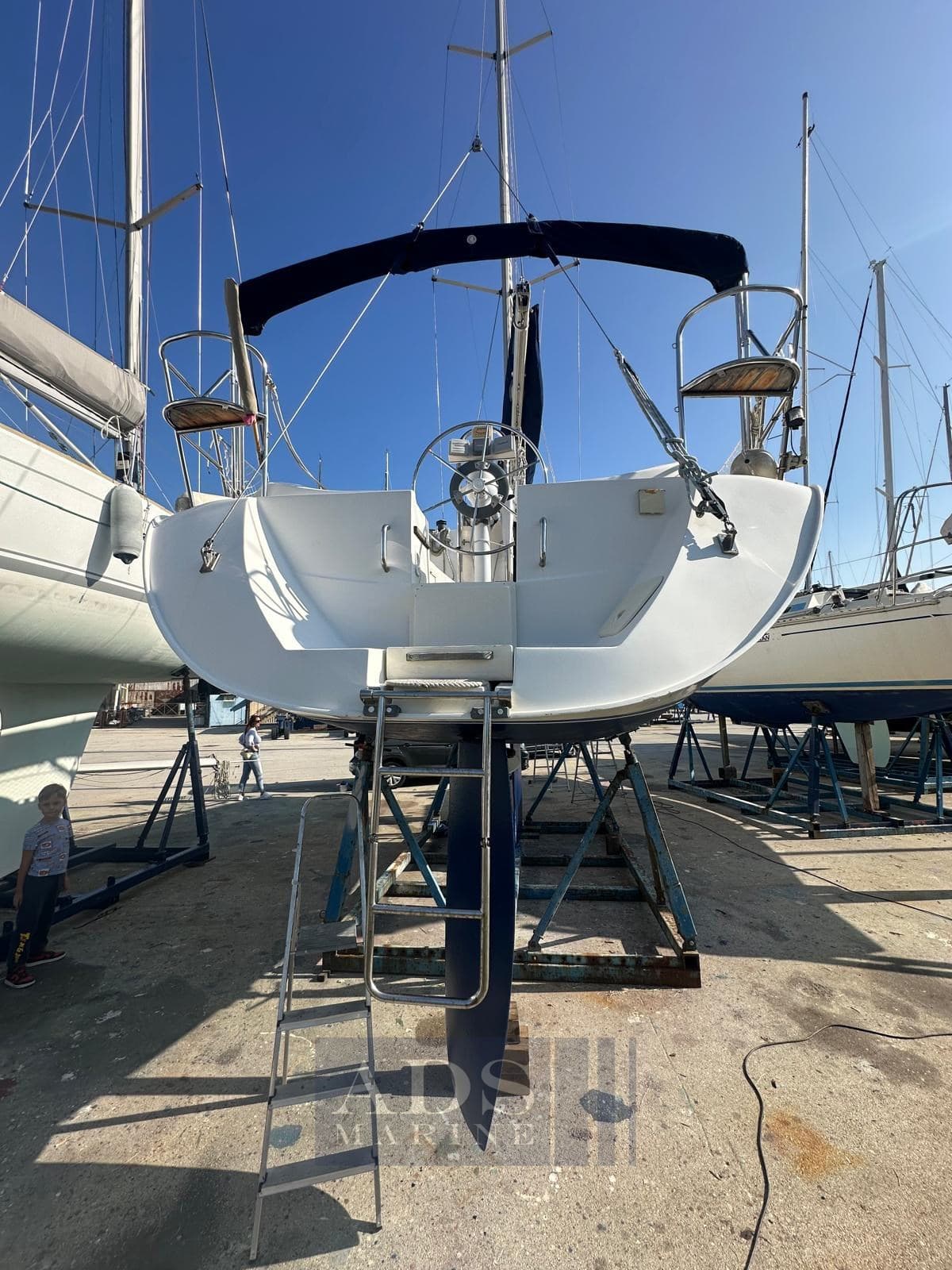 Triplast Y 999 - Deck View Triplast Y 999 - Deck View