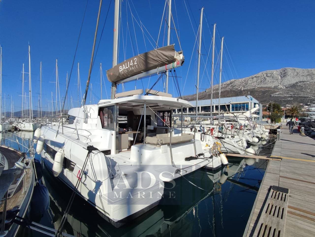 Bali Bali 4.2 - Detail View 1 Bali Bali 4.2 - Detail View 1