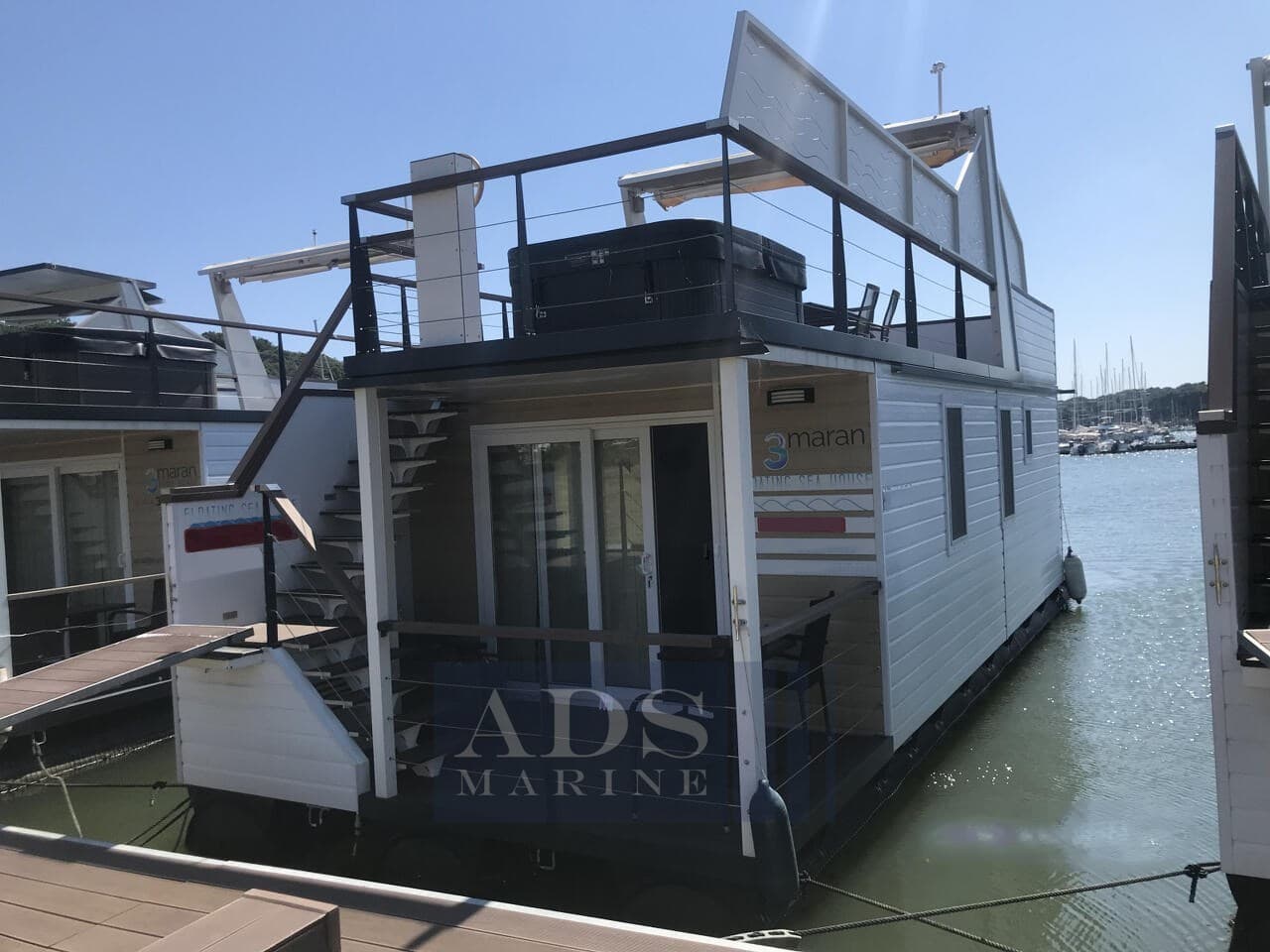 3 Maran 11 - Main View 3 Maran 11 - Main View