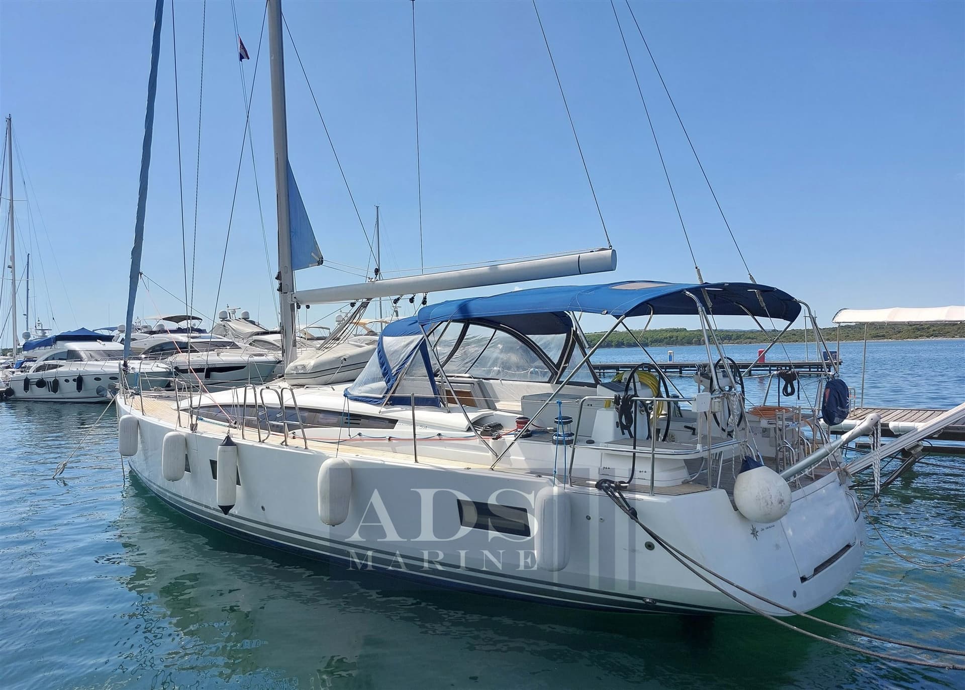 Jeanneau Jeanneau 54 - Detail View 1 Jeanneau Jeanneau 54 - Detail View 1