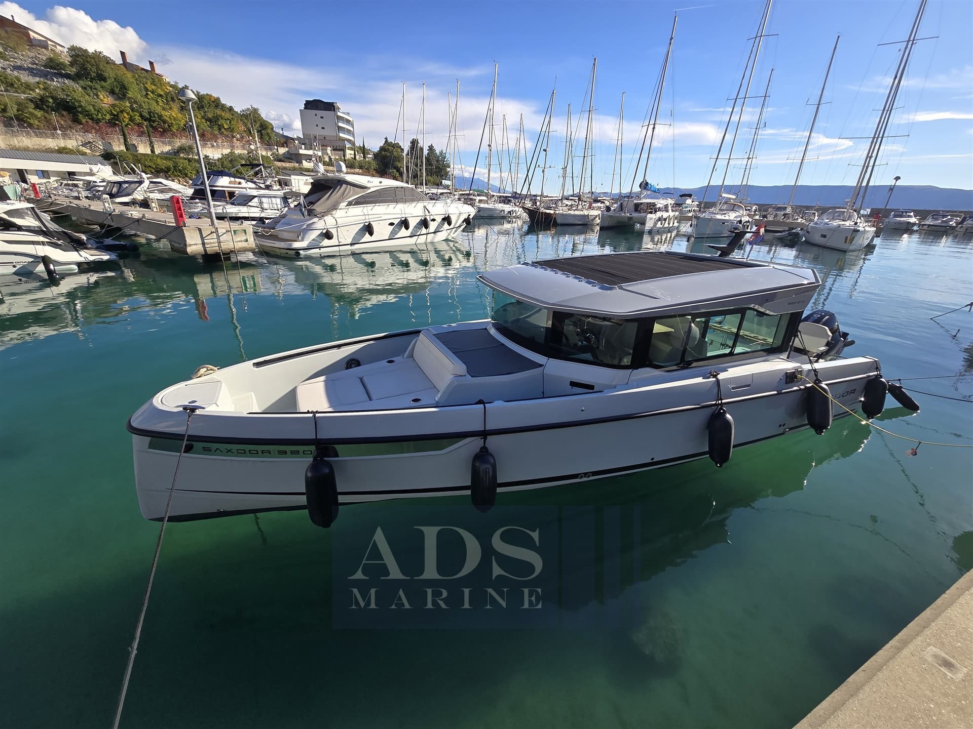 Saxdor 320 Gtc - Detail View 1 Saxdor 320 Gtc - Detail View 1