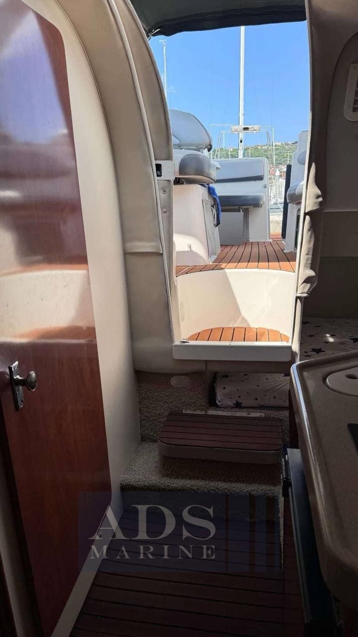 Larson Boats Cabrio 274 - Interior View Larson Boats Cabrio 274 - Interior View