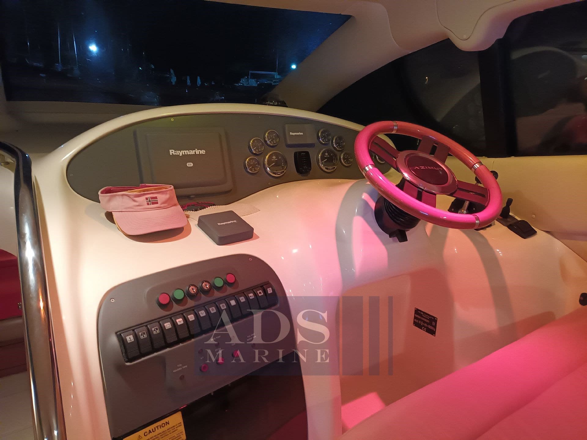 Azimut 42 Evolution - Deck View Azimut 42 Evolution - Deck View