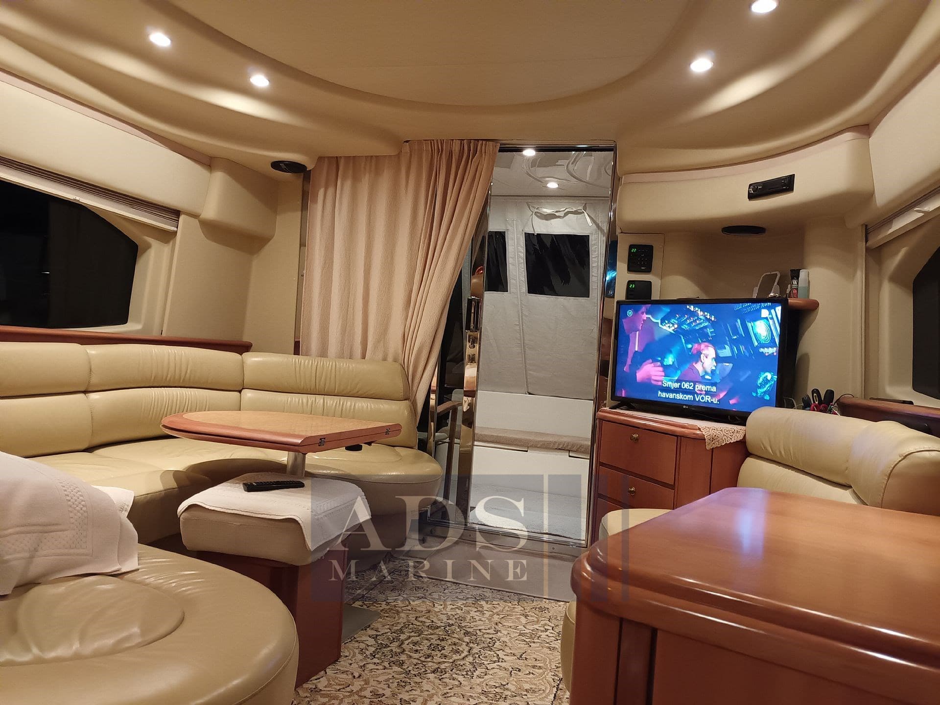 Azimut 42 Evolution - Detail View 1 Azimut 42 Evolution - Detail View 1