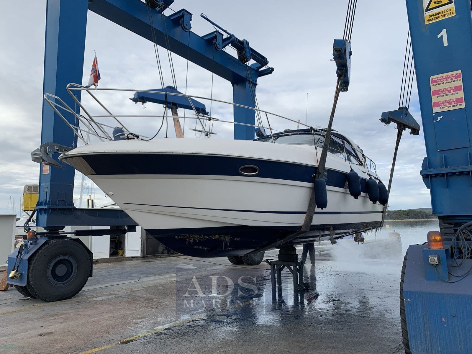 Bavaria 35 Sport - Detail View 1 Bavaria 35 Sport - Detail View 1