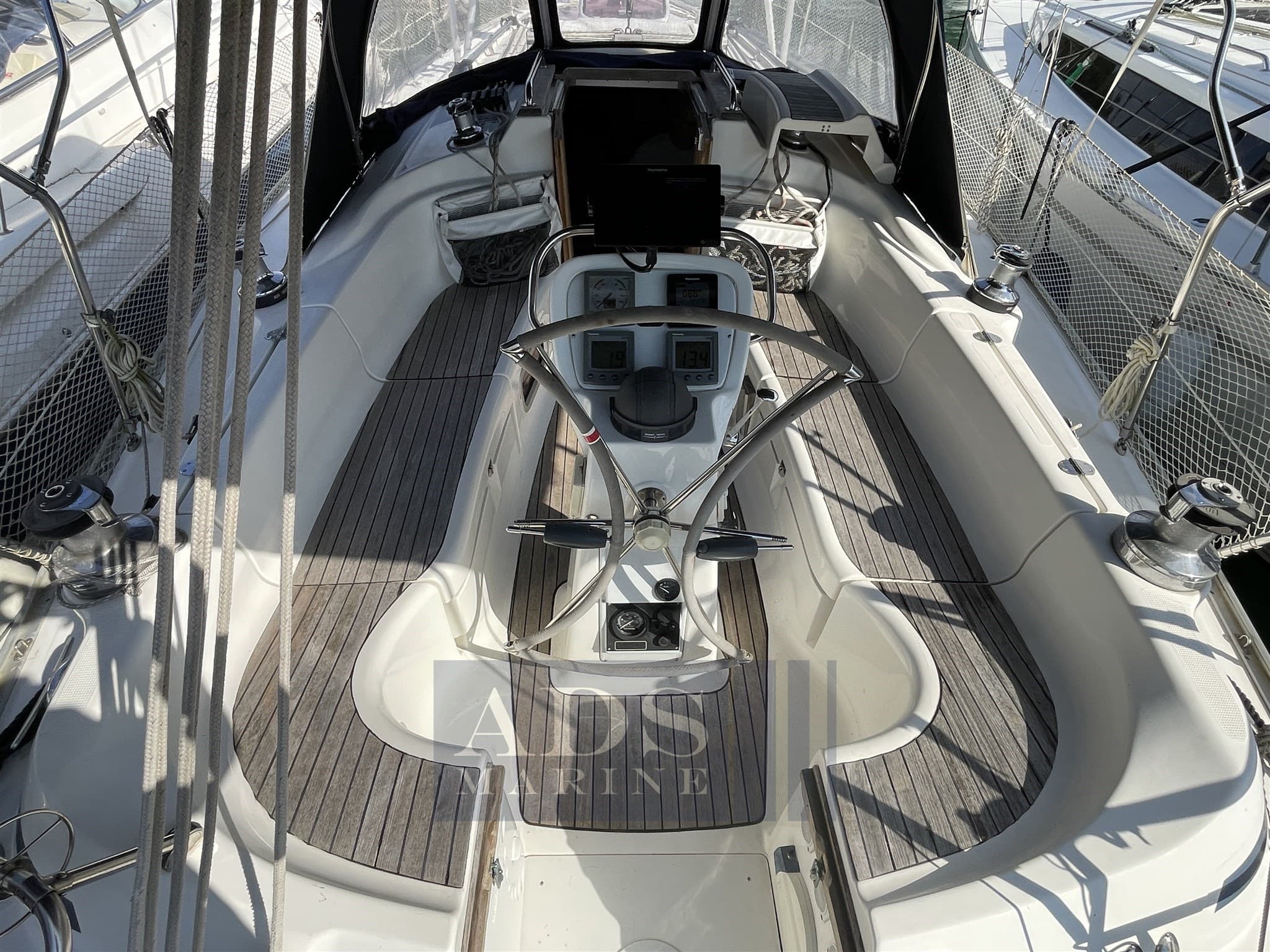 Bavaria Bavaria Cruiser 36 - Deck View Bavaria Bavaria Cruiser 36 - Deck View