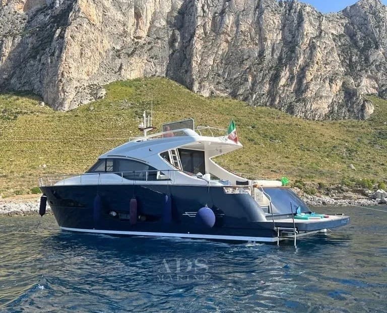 Austin Parker Ap 48 Sundeck - Interior View Austin Parker Ap 48 Sundeck - Interior View