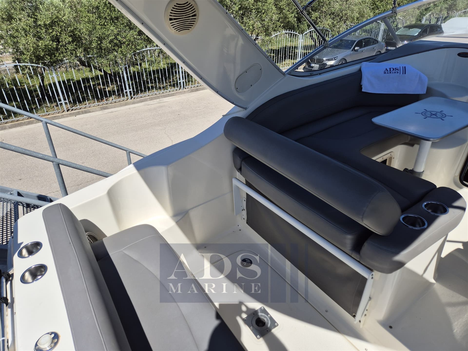 Bayliner 285 Cruiser usato - foto hero 10