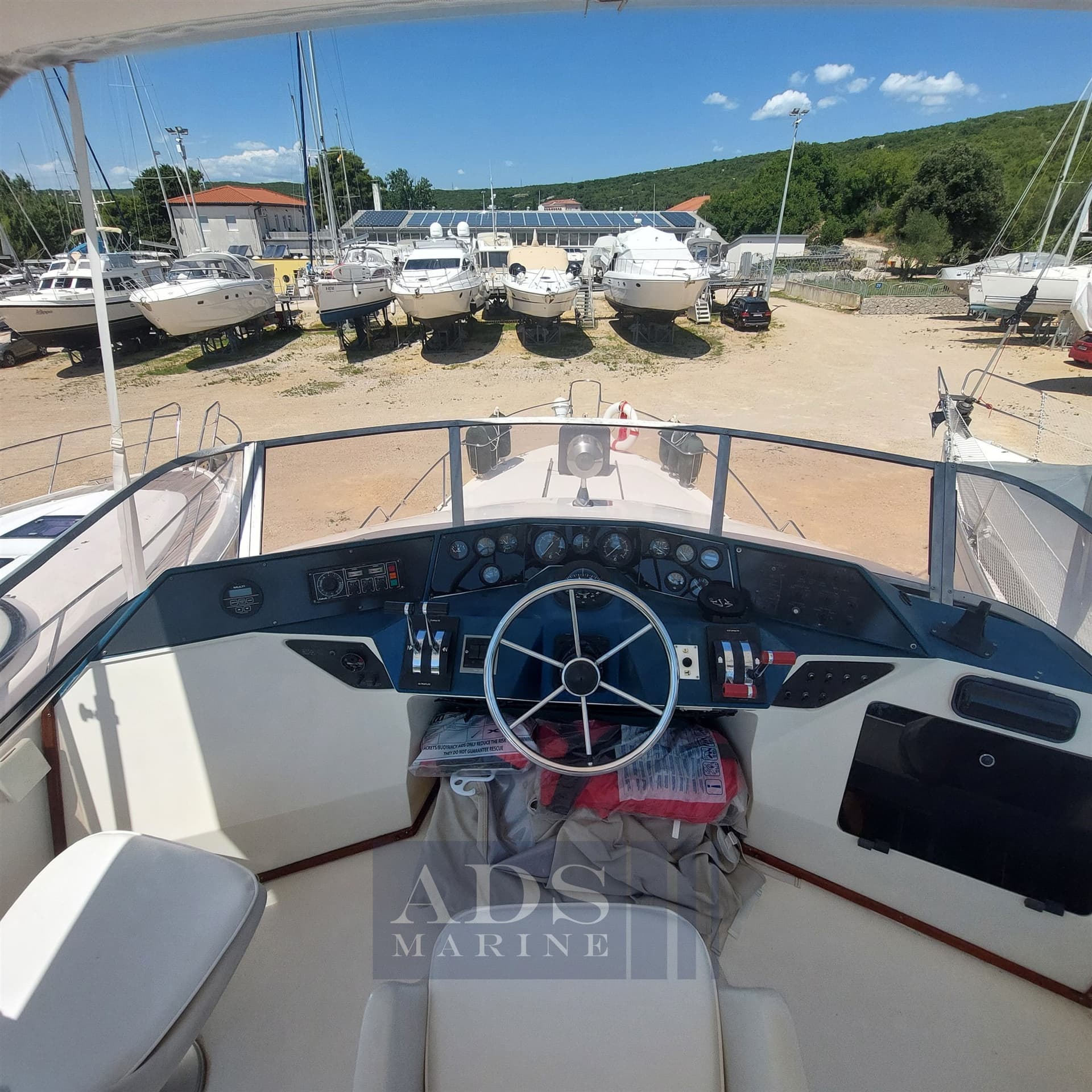 Sea Ray 340 Fly used - hero image 9