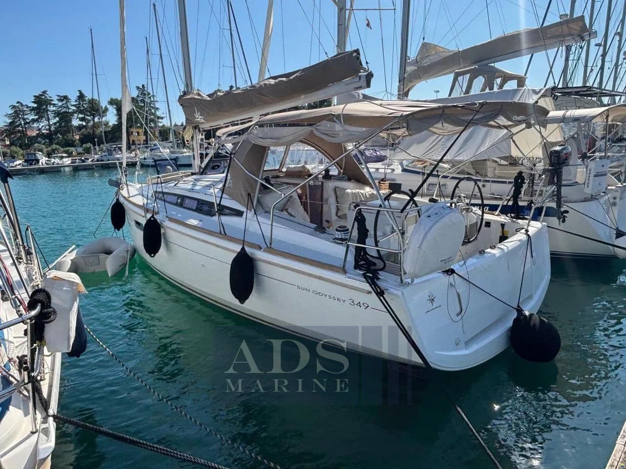 Jeanneau Sun Odyssey 349 - Main View Jeanneau Sun Odyssey 349 - Main View