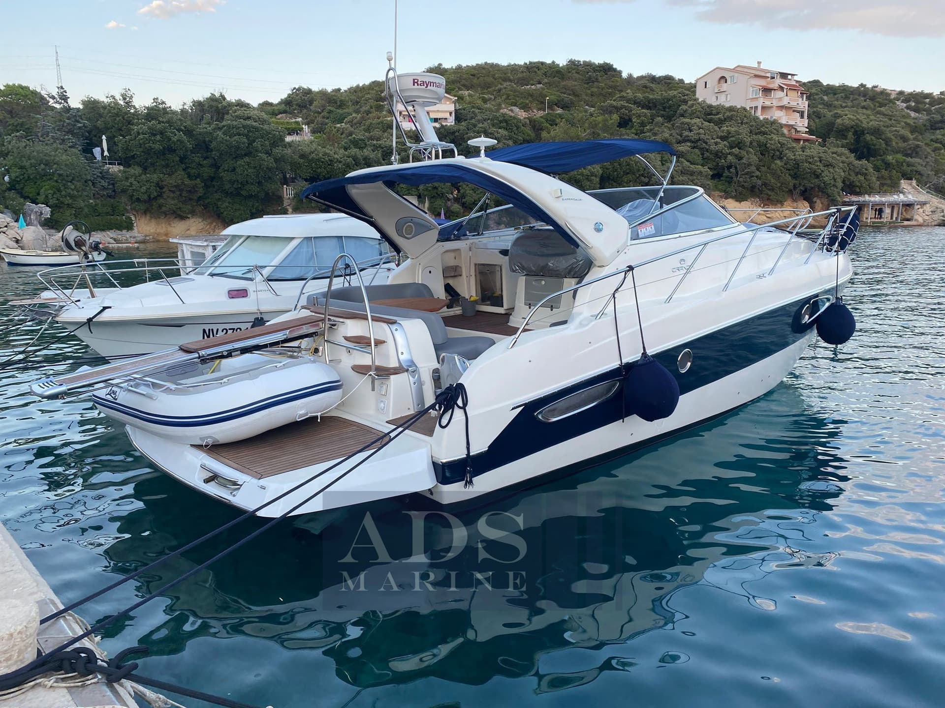 Cranchi Zaffiro 36 - Interior View Cranchi Zaffiro 36 - Interior View