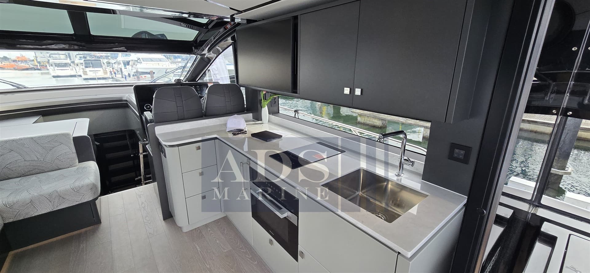 Sunseeker Predator 55 - Deck View Sunseeker Predator 55 - Deck View