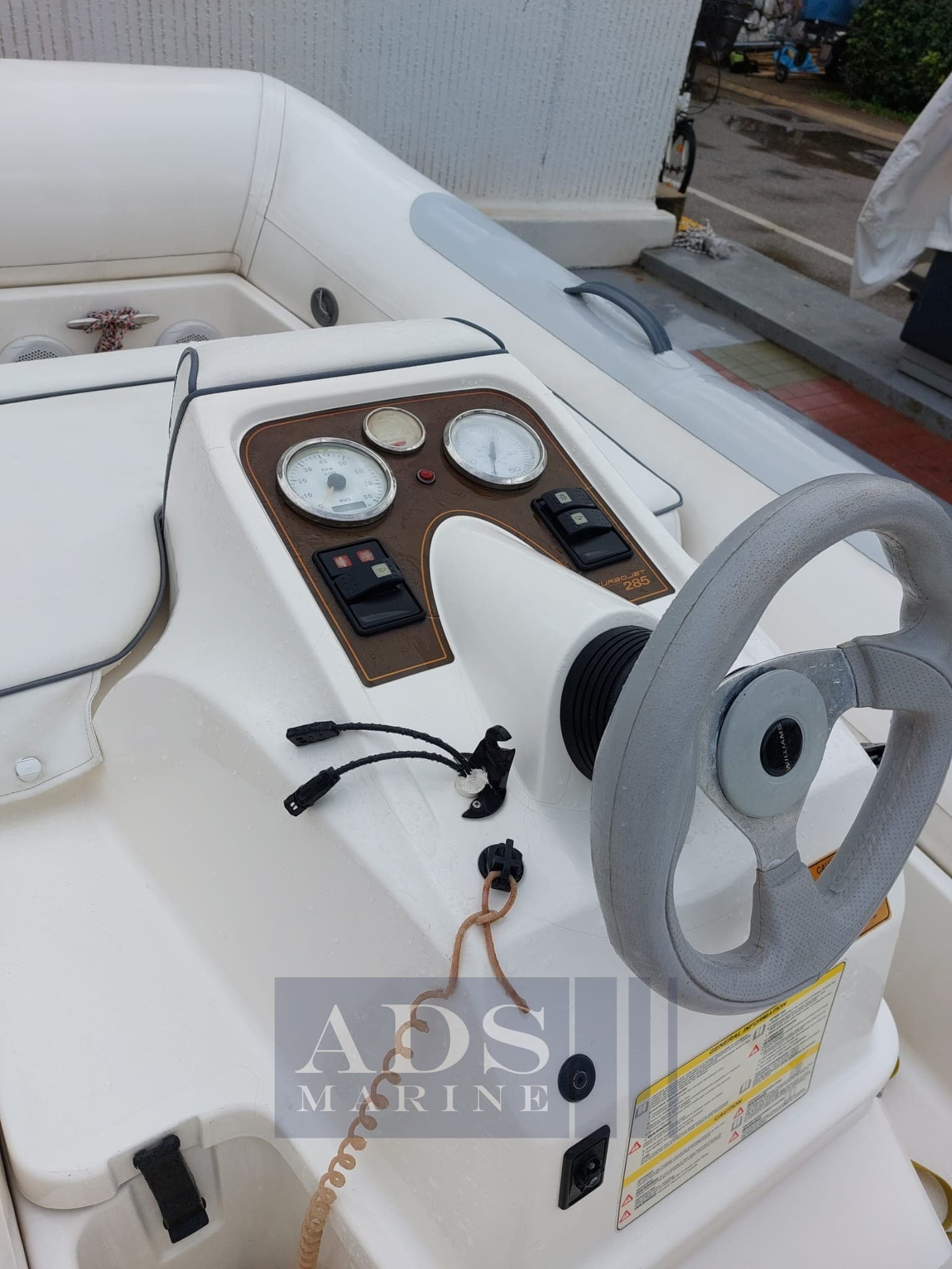 Williams Turbojet 285 - Deck View Williams Turbojet 285 - Deck View