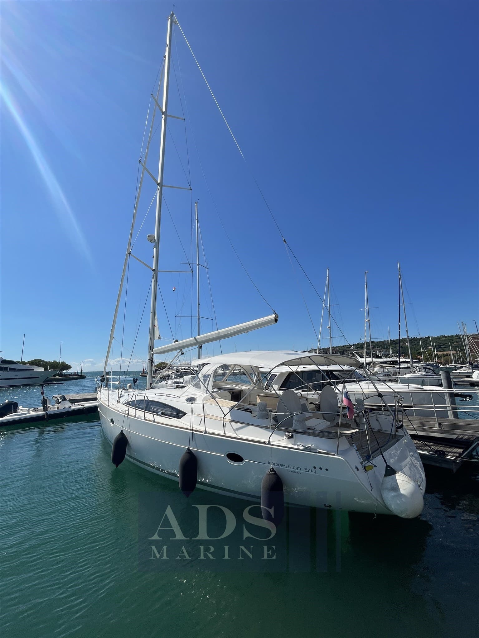 Elan 514 Impression - Detail View 1 Elan 514 Impression - Detail View 1