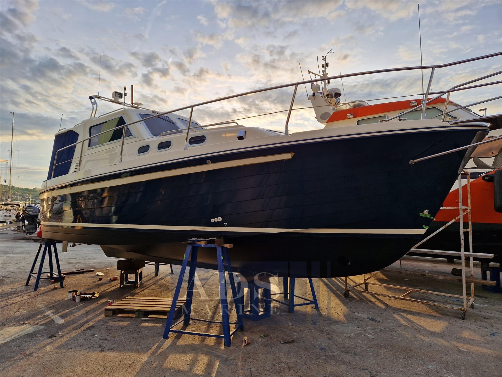 Adria Vektor 1002 - Main View Adria Vektor 1002 - Main View